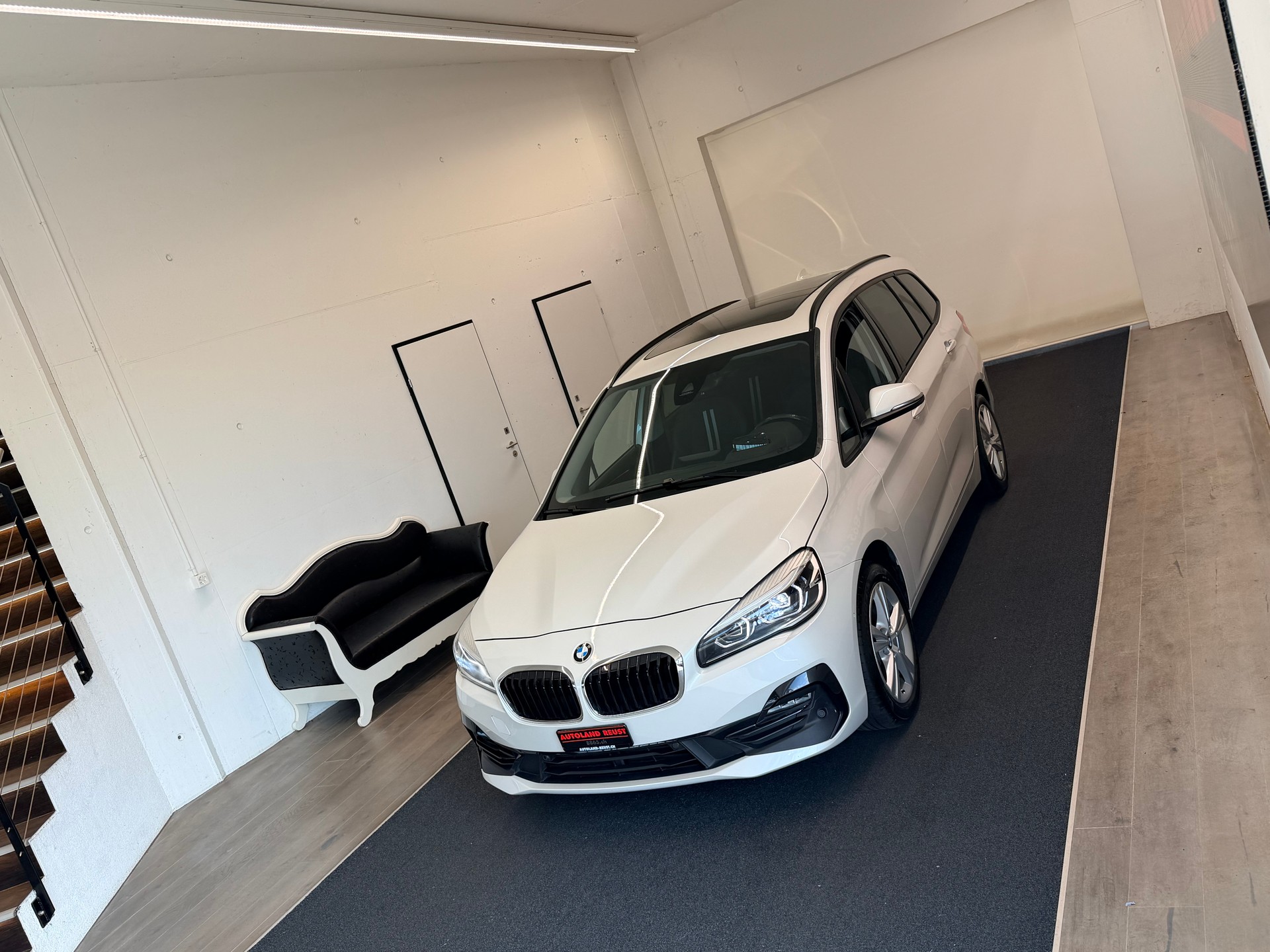 BMW 220d xDrive Gran Tourer Steptronic-image-3