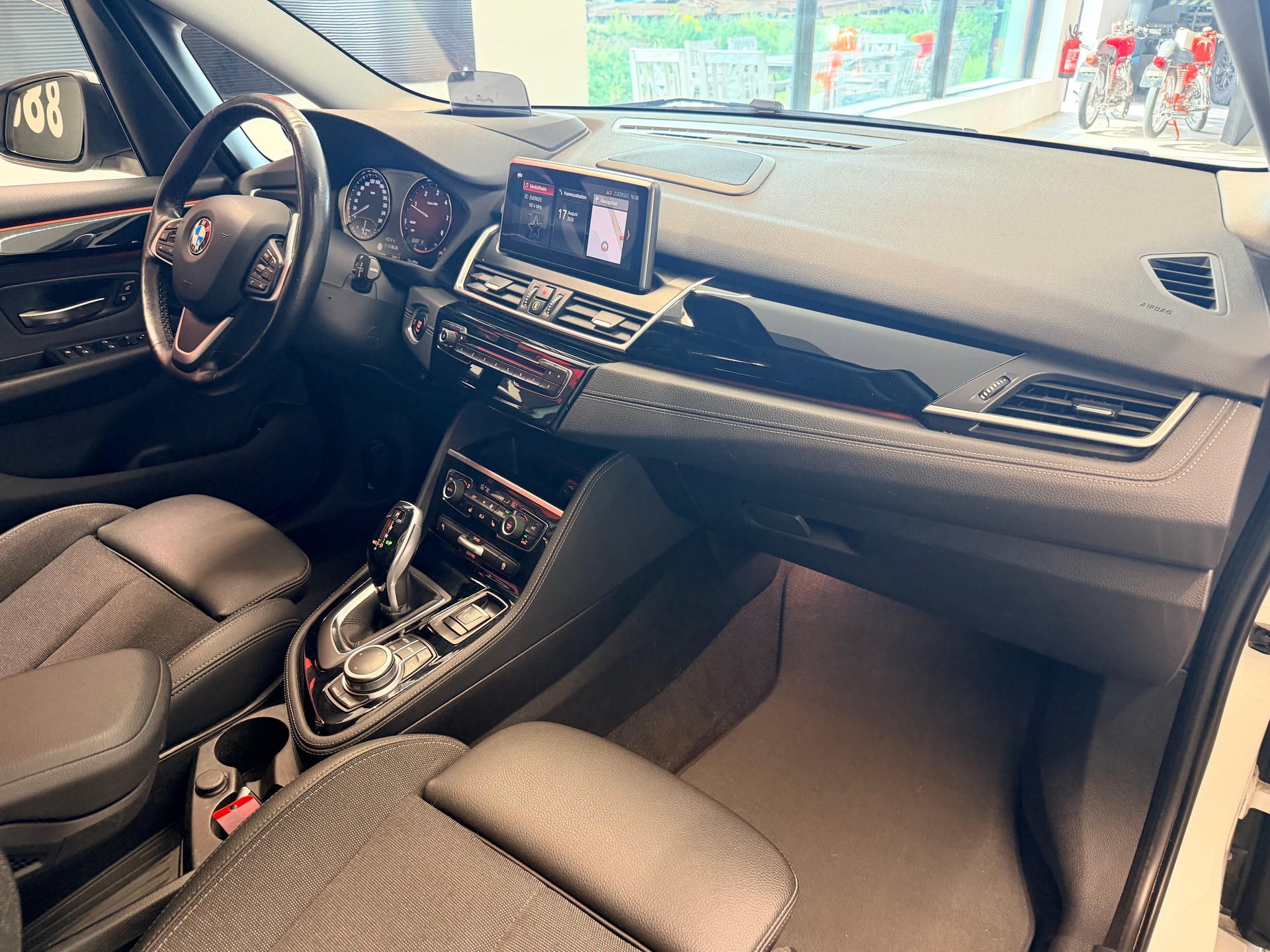 BMW 220d xDrive Gran Tourer Steptronic-image-19