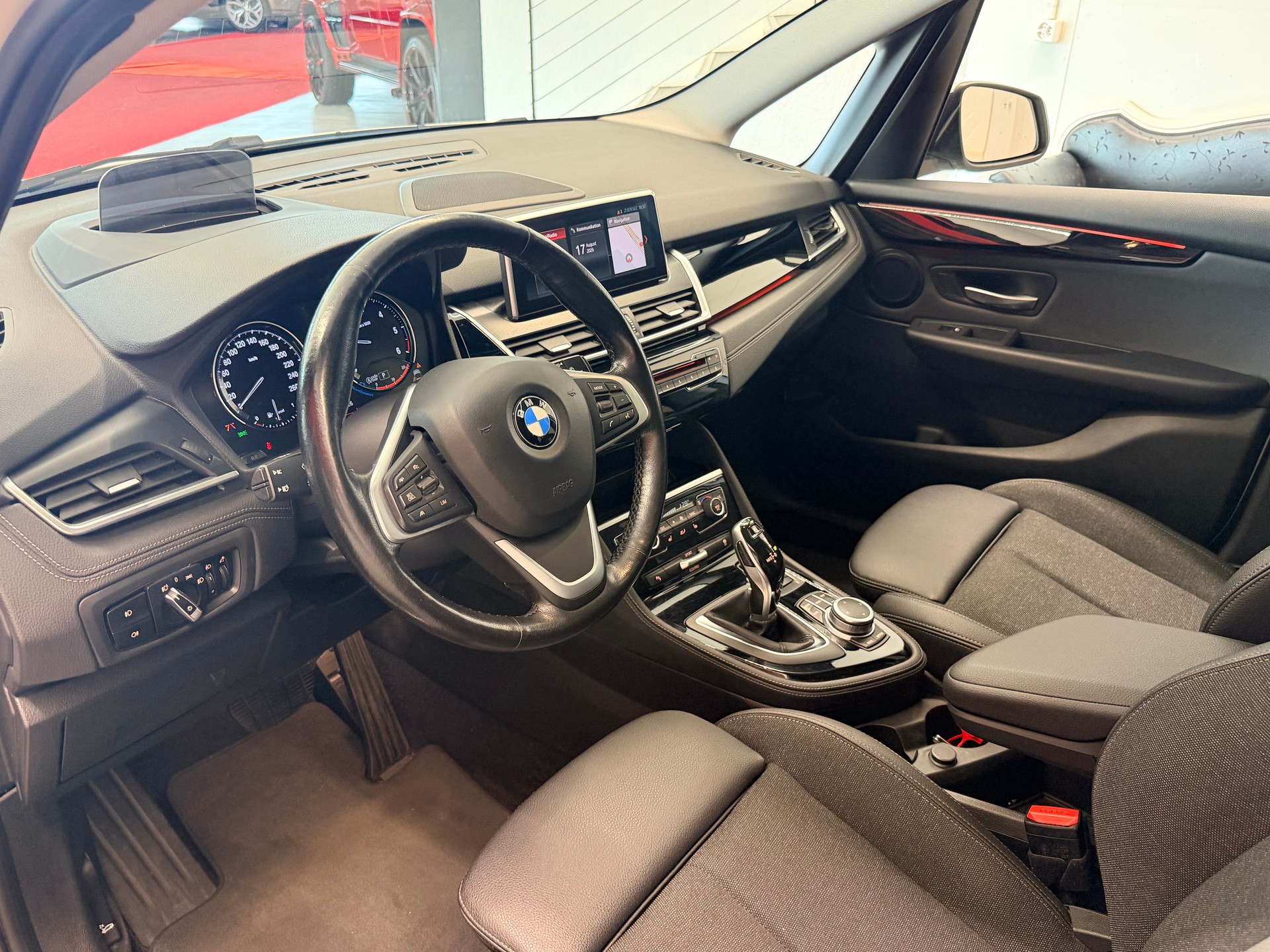 BMW 220d xDrive Gran Tourer Steptronic-image-11
