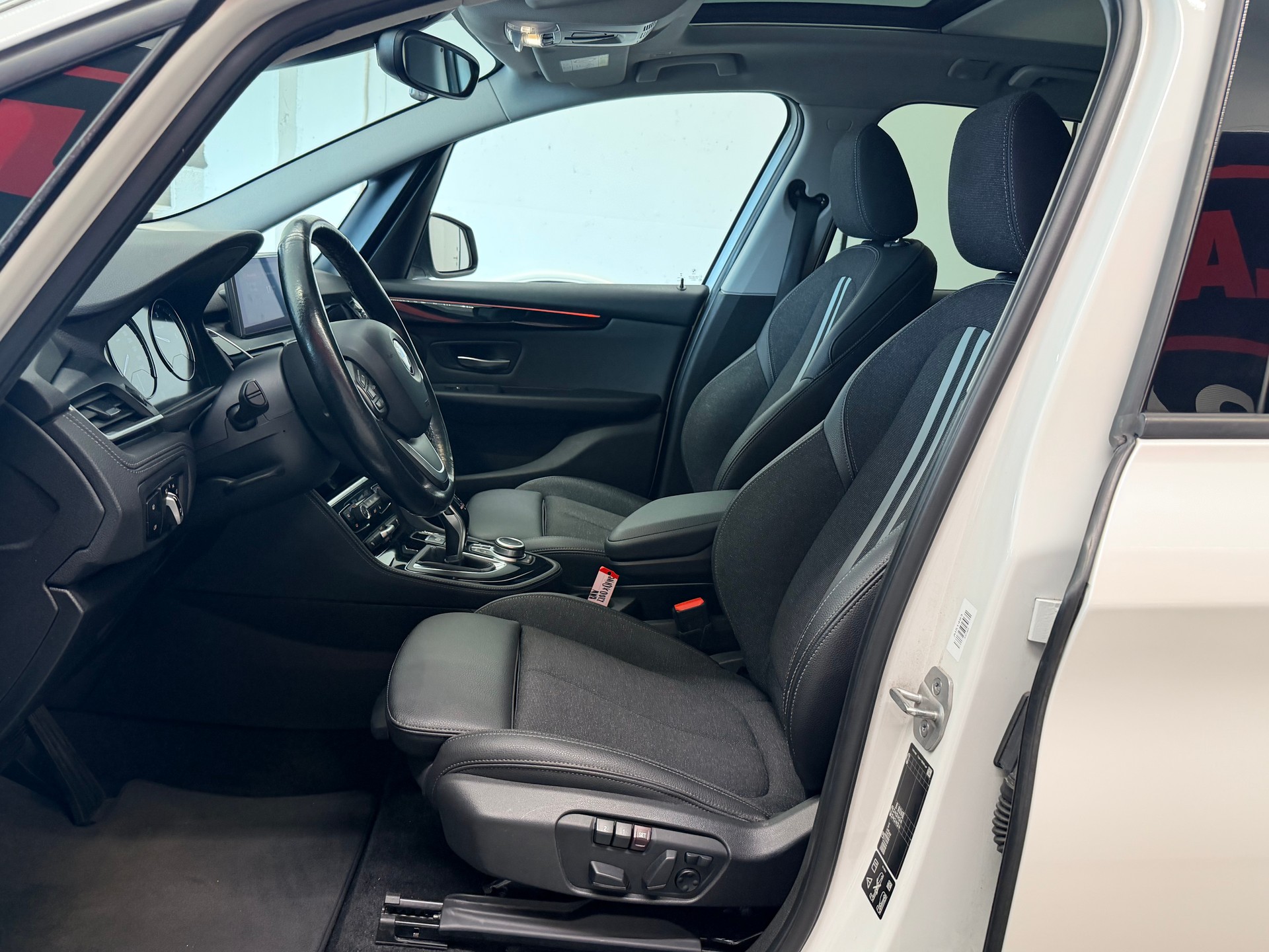 BMW 220d xDrive Gran Tourer Steptronic-image-13