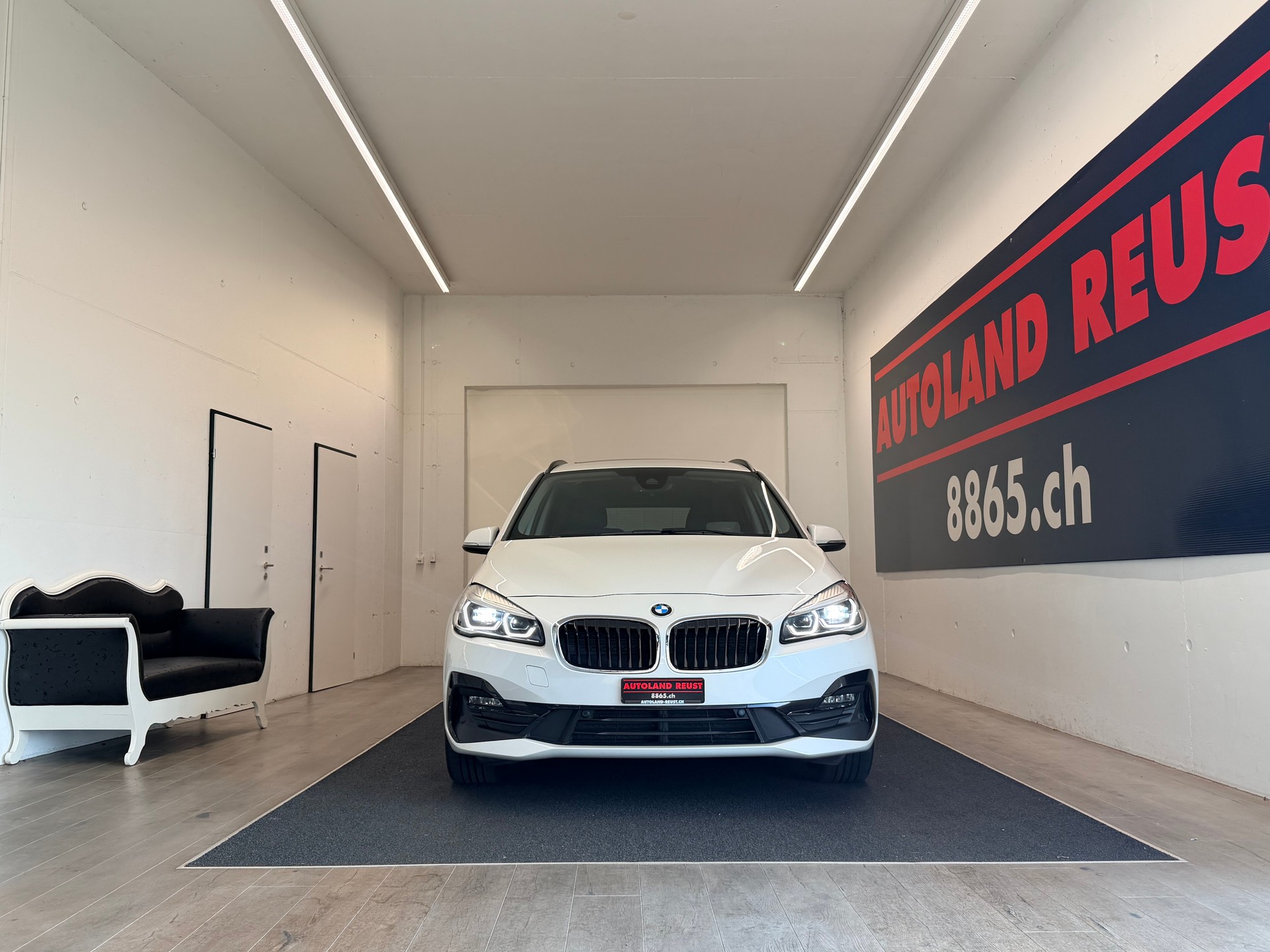 BMW 220d xDrive Gran Tourer Steptronic-image-1