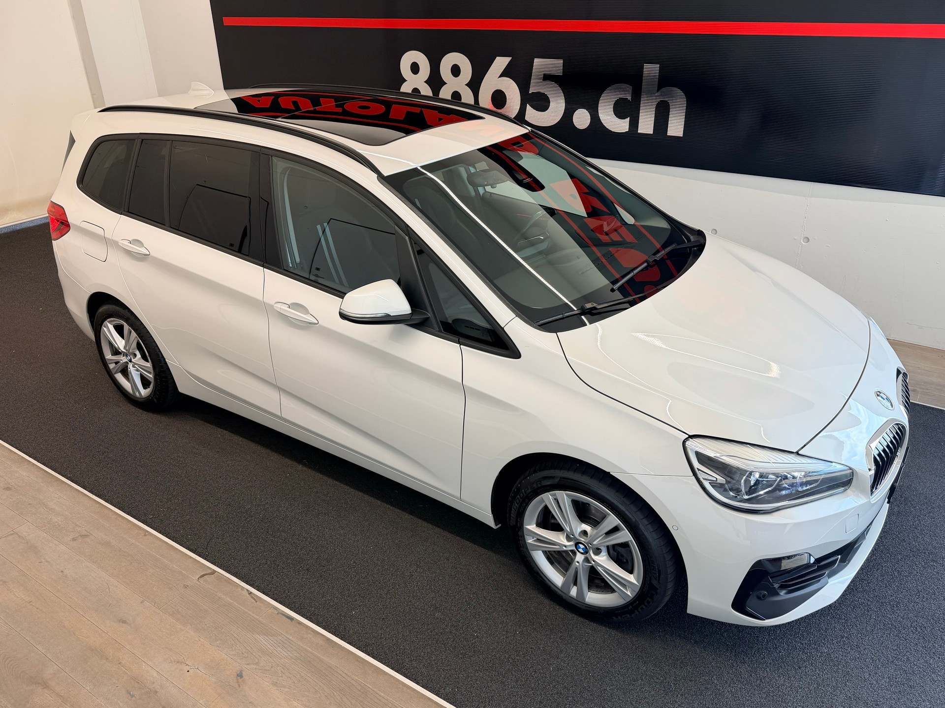 BMW 220d xDrive Gran Tourer Steptronic-image-4