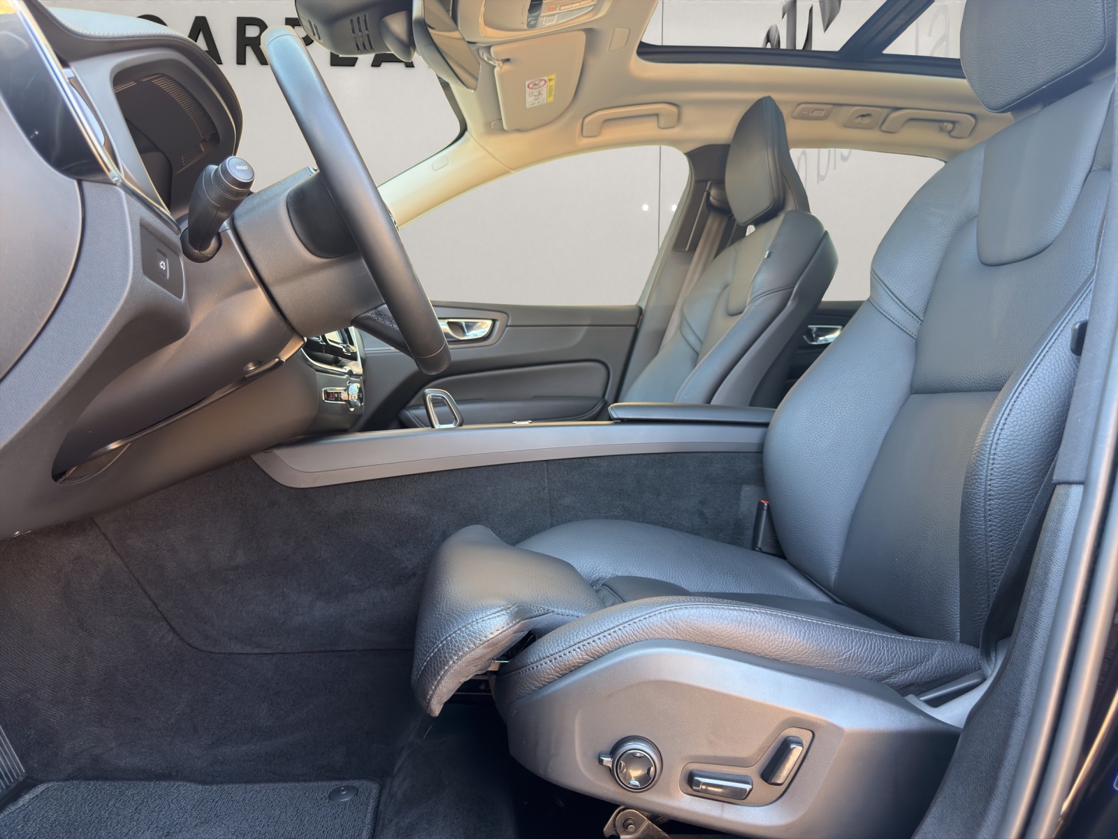 VOLVO XC60 2.0 B4 MH Ultimate Dark AWD-image-10
