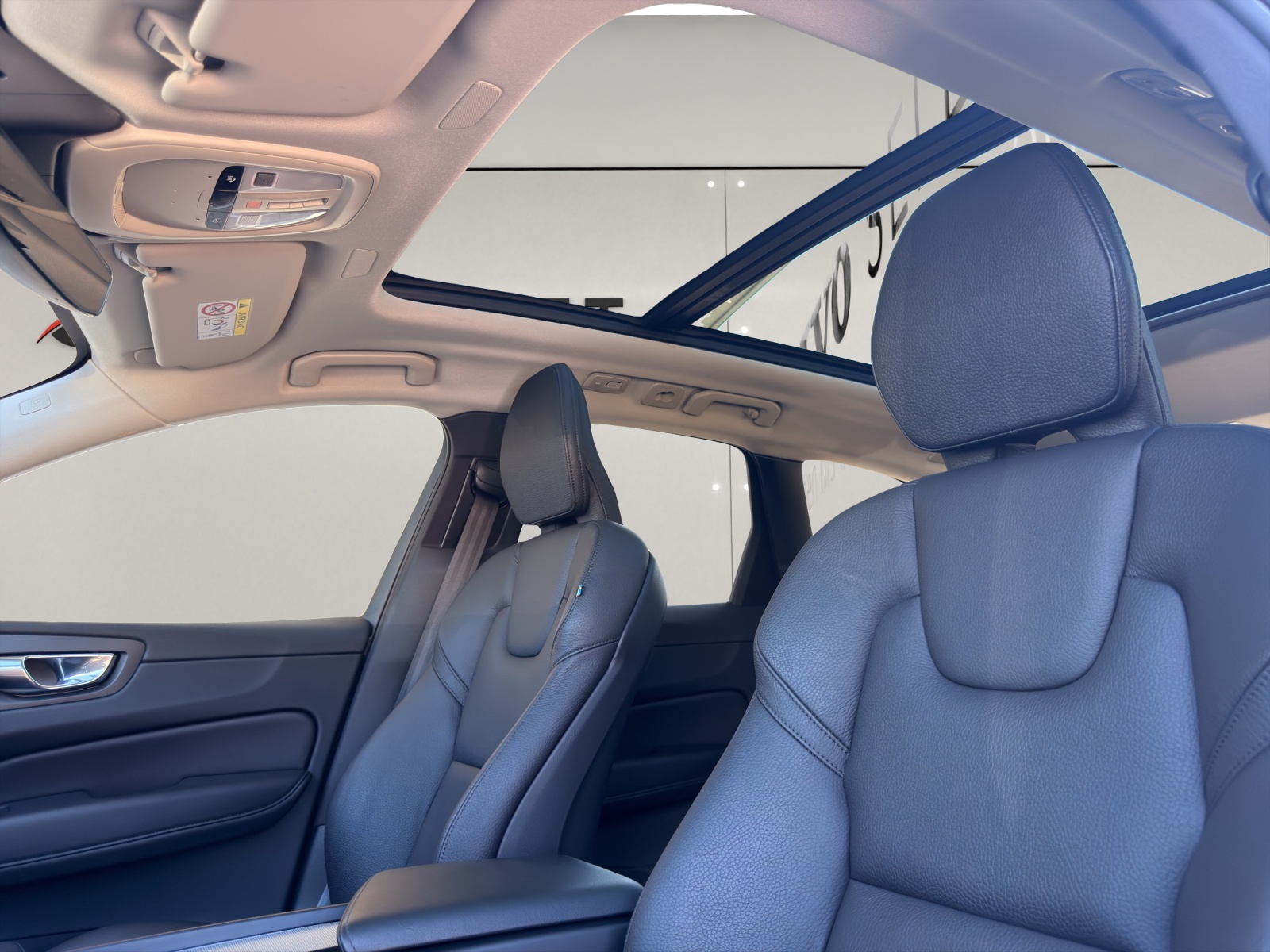 VOLVO XC60 2.0 B4 MH Ultimate Dark AWD-image-12