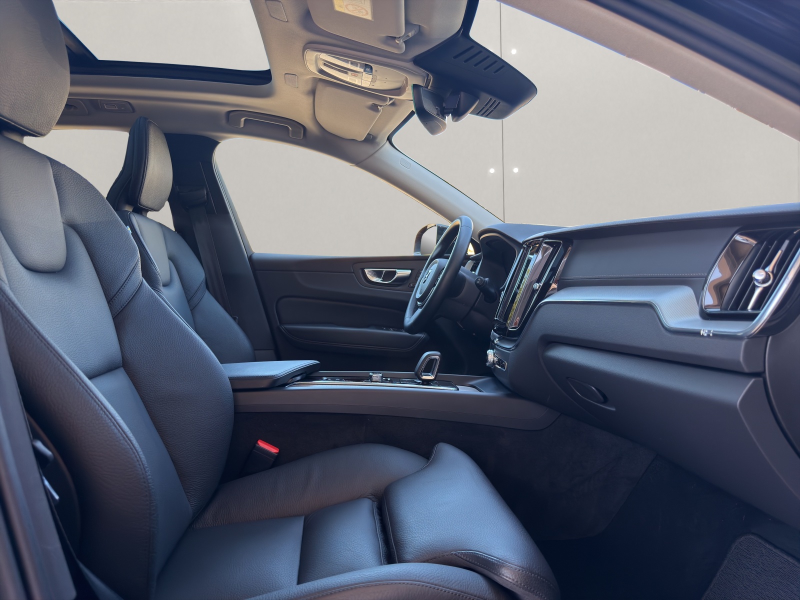 VOLVO XC60 2.0 B4 MH Ultimate Dark AWD-image-8