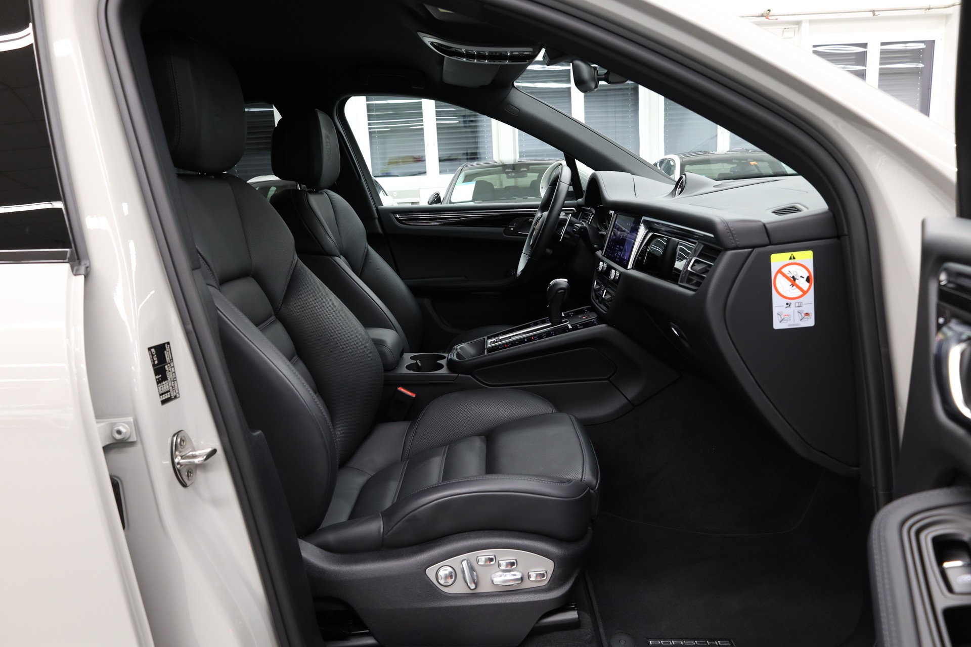 PORSCHE Macan 2.9 V6 S-image-16