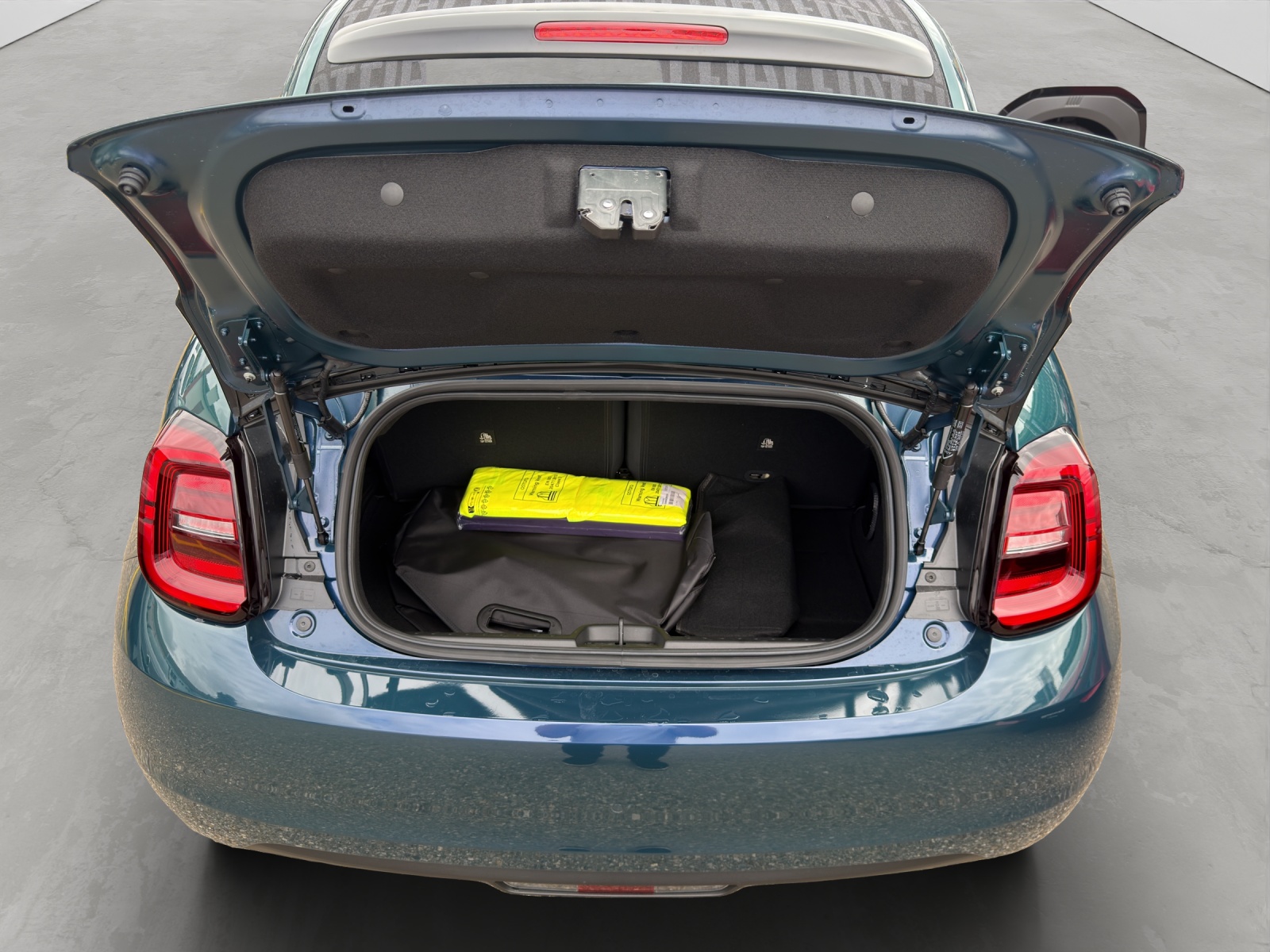 FIAT 500 Cabrio La Prima-image-5