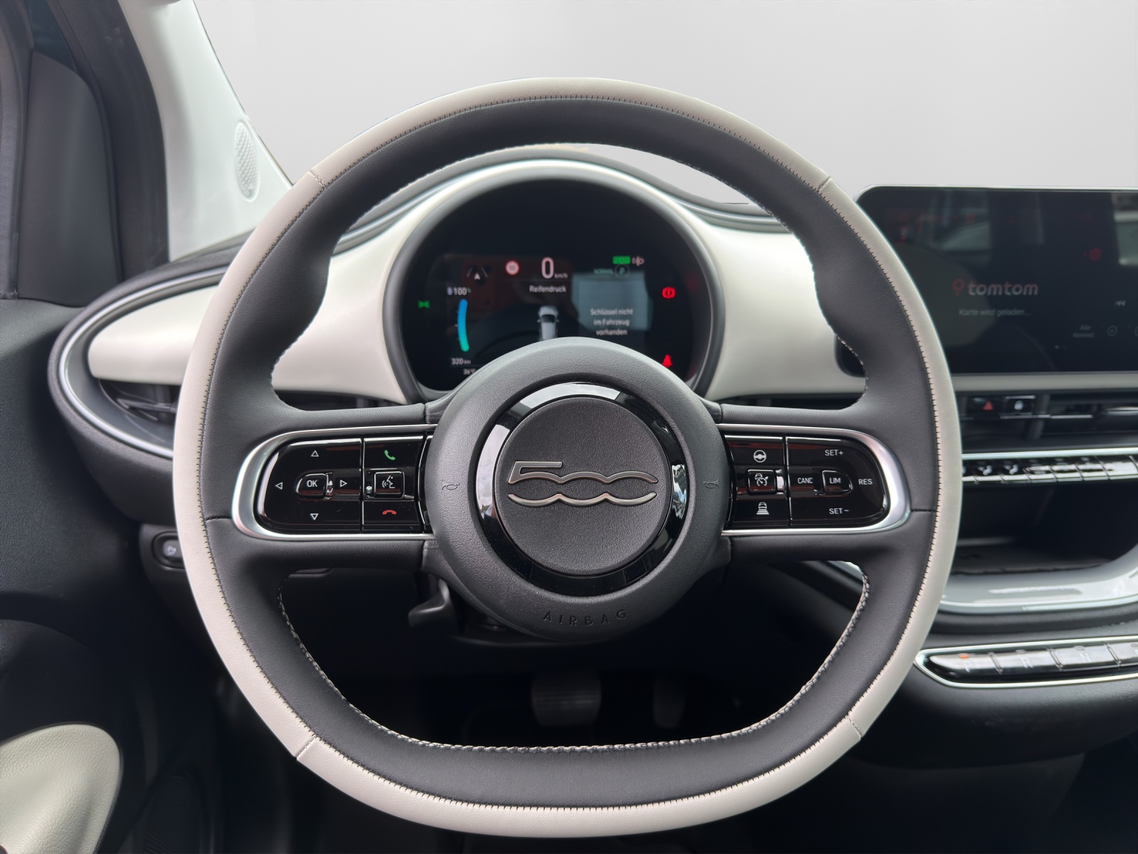 FIAT 500 Cabrio La Prima-image-9