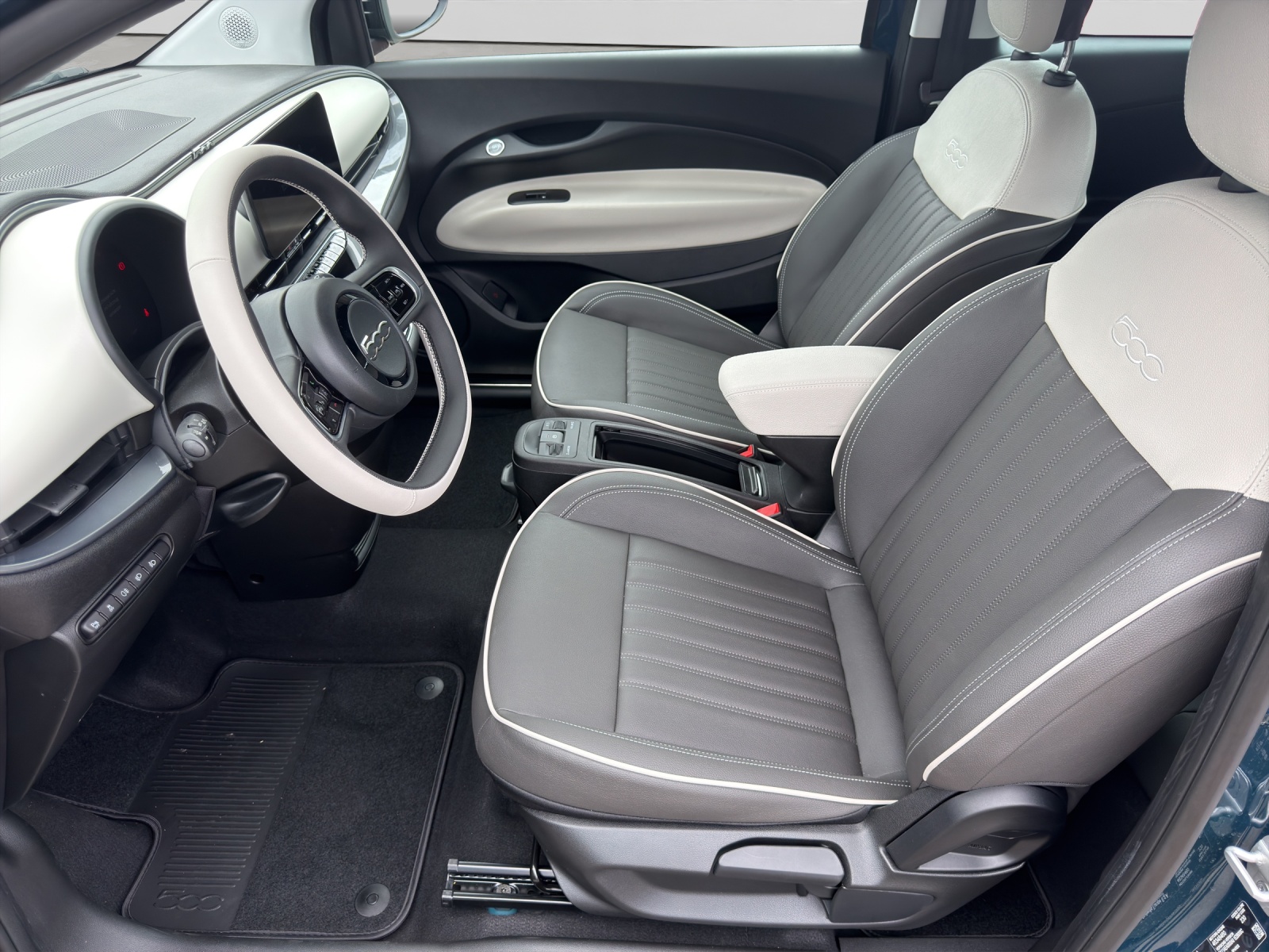 FIAT 500 Cabrio La Prima-image-6