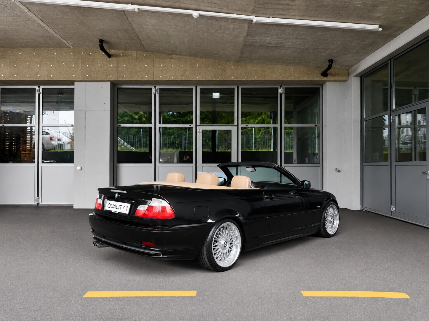BMW 320Ci Cabriolet-image-2