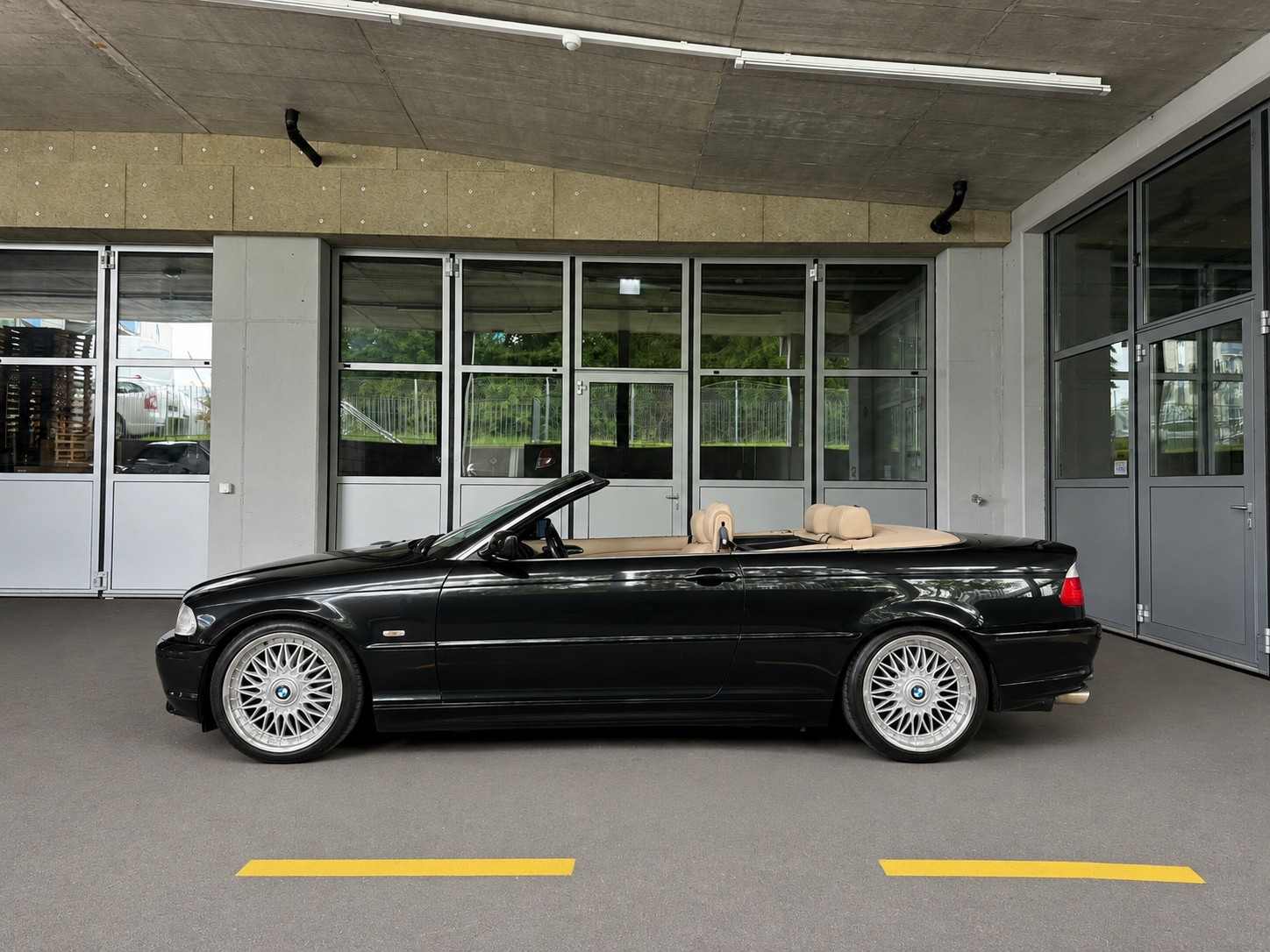 BMW 320Ci Cabriolet-image-5