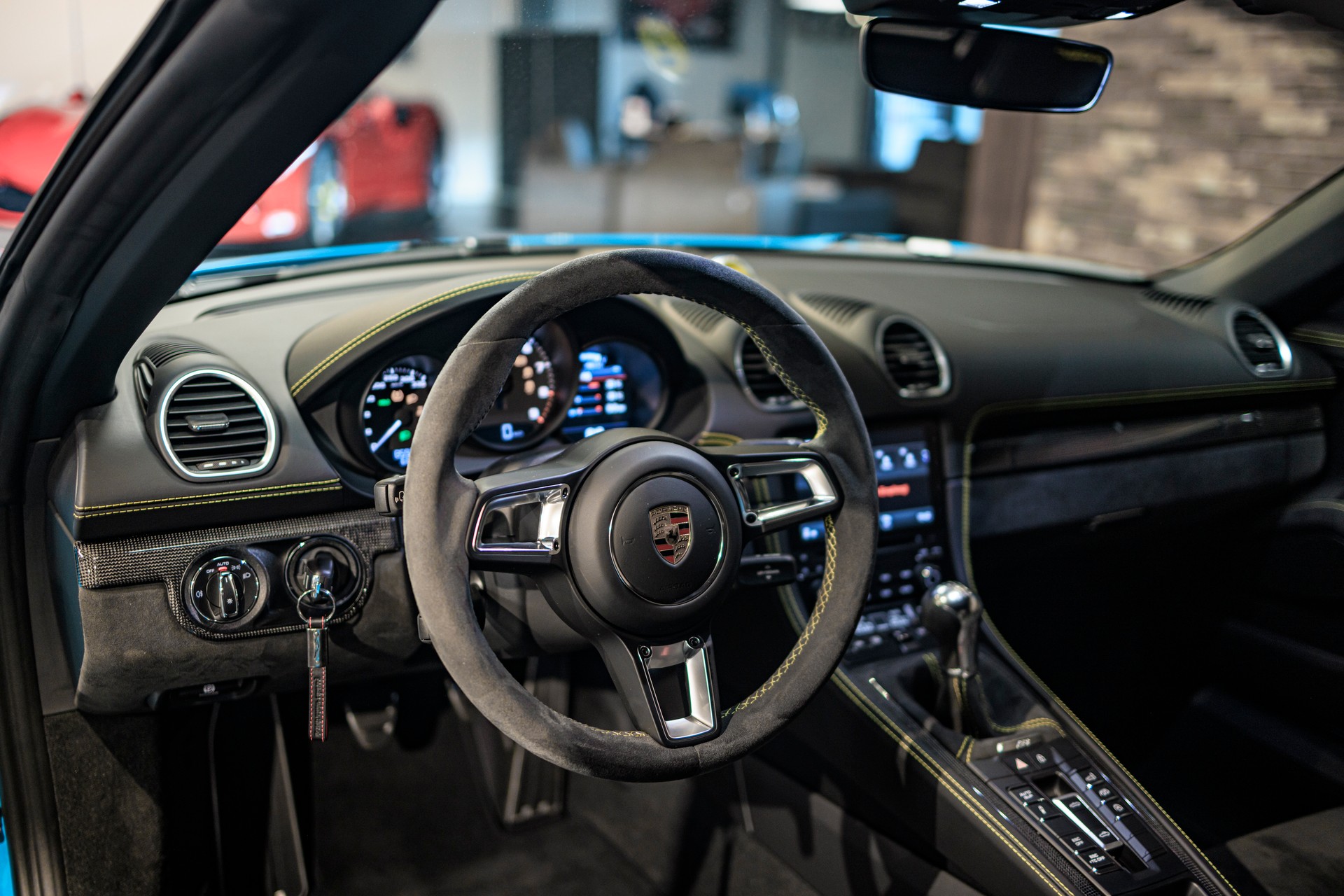 PORSCHE 718 Boxster Spyder-image-13