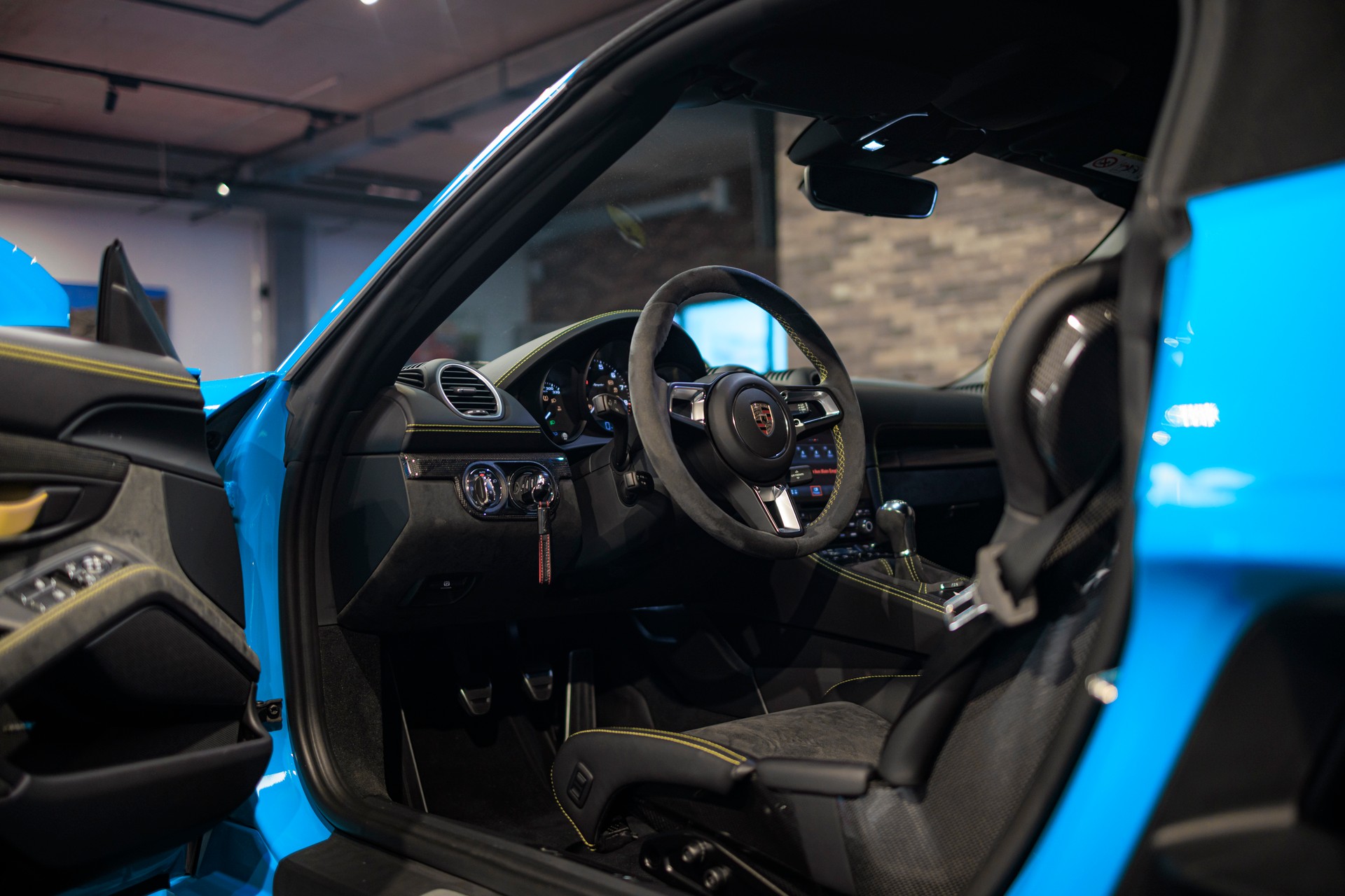 PORSCHE 718 Boxster Spyder-image-9