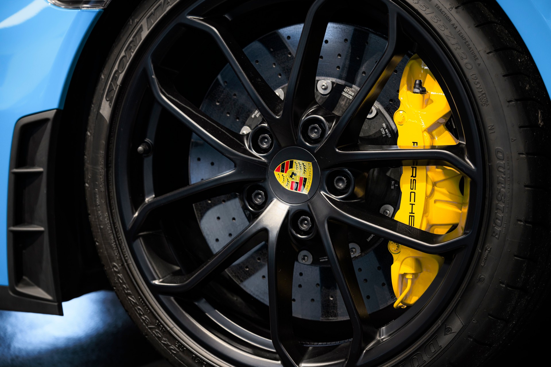 PORSCHE 718 Boxster Spyder-image-8