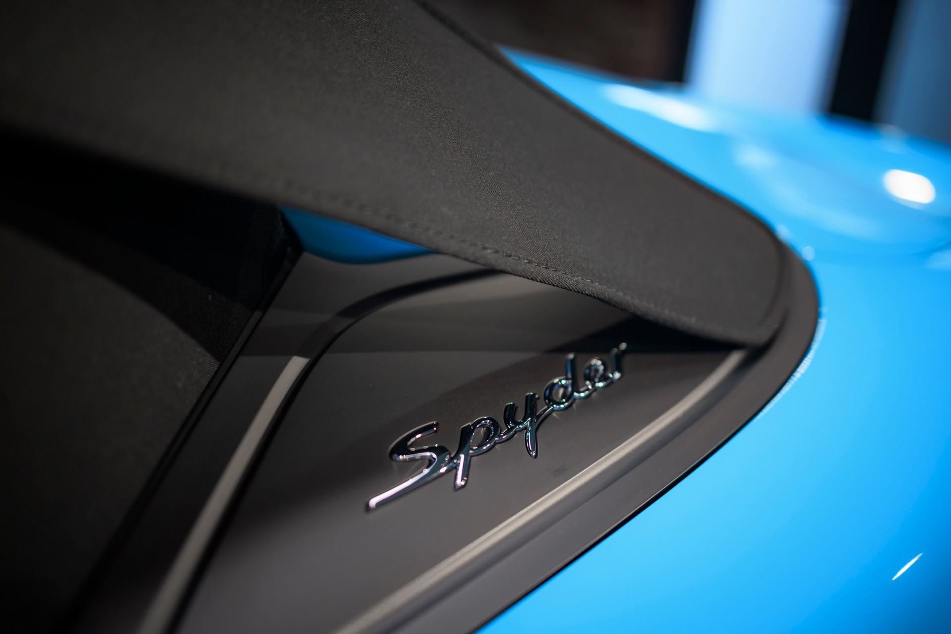 PORSCHE 718 Boxster Spyder-image-12