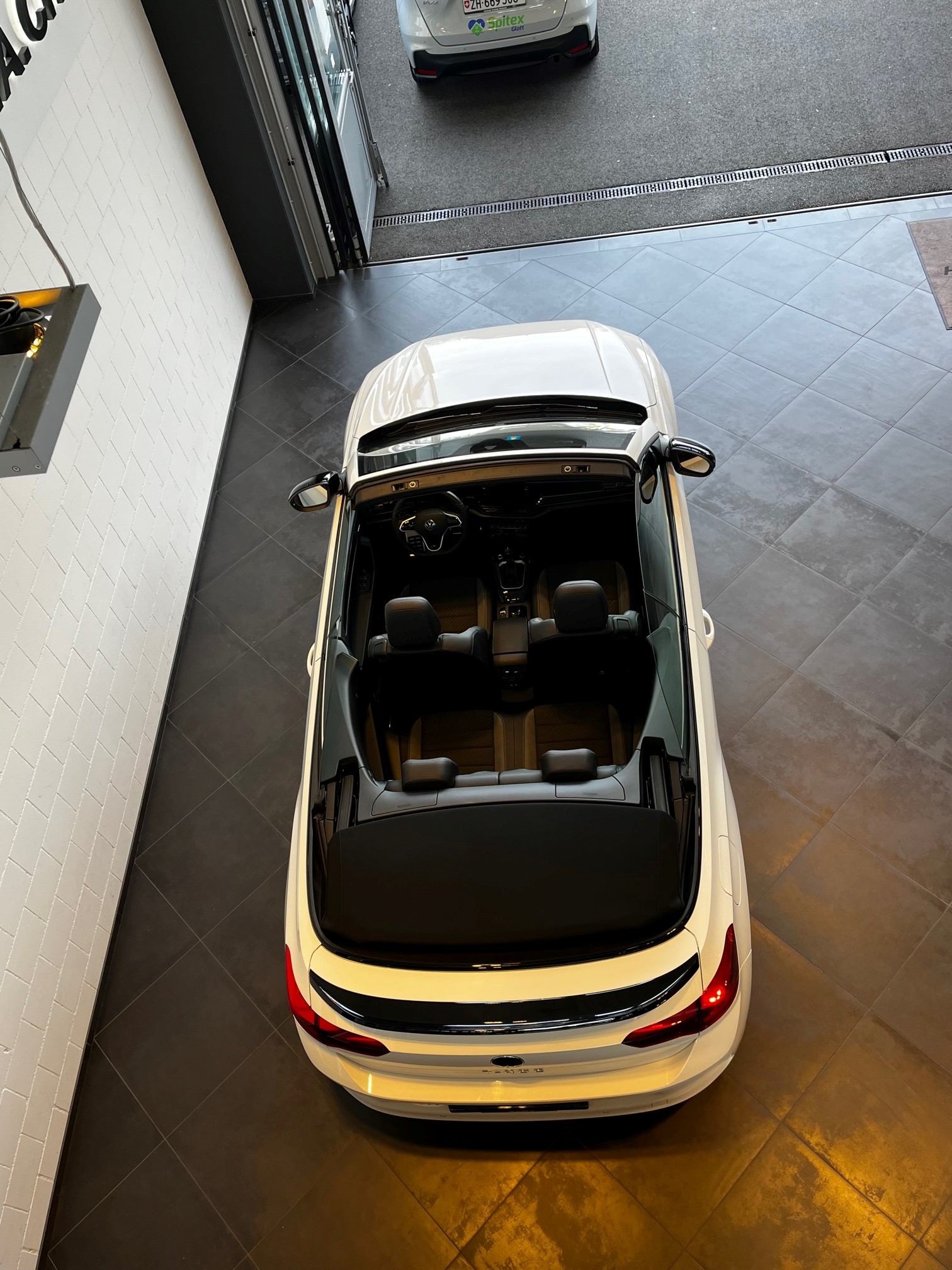VW T-Roc Cabriolet 1.5 TSI R-Line DSG-image-16