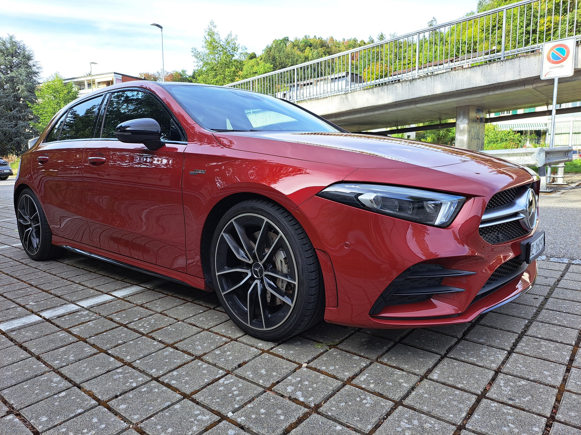 MERCEDES-BENZ A 35 AMG 4matic-image-3