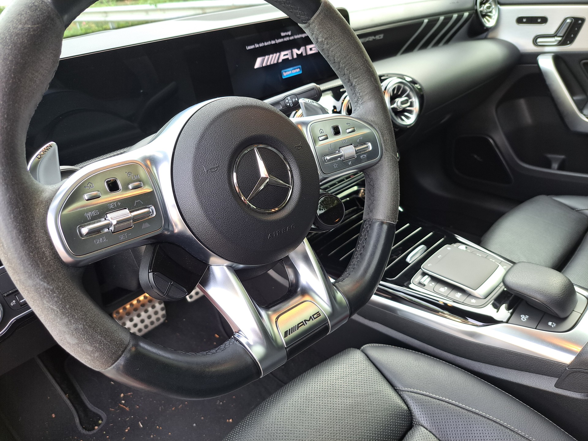 MERCEDES-BENZ A 35 AMG 4matic-image-5