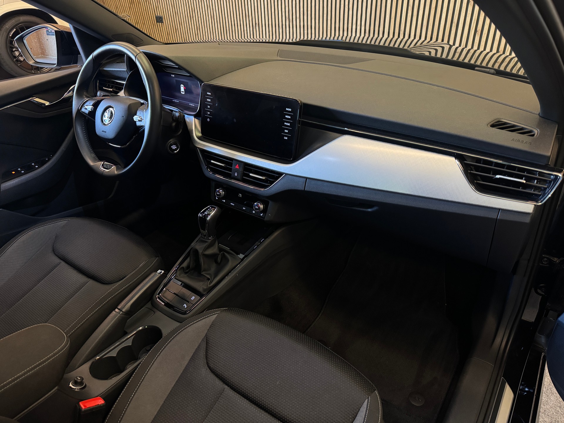 SKODA Kamiq 1.5 TSI Tour DSG-image-11