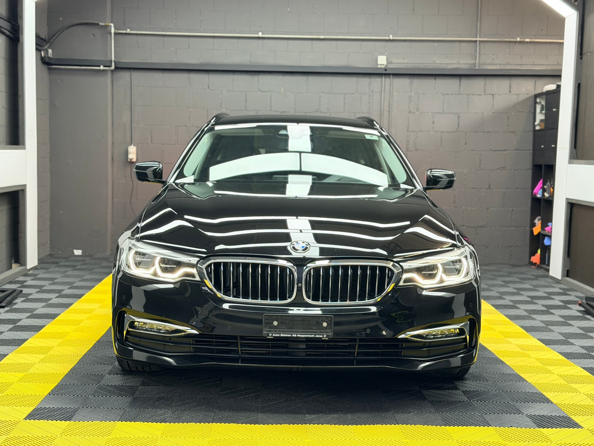 BMW 530d xDrive Touring Luxury Line Steptronic