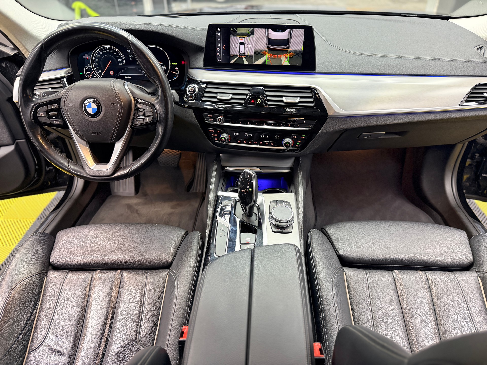 BMW 530d xDrive Touring Luxury Line Steptronic-image-7