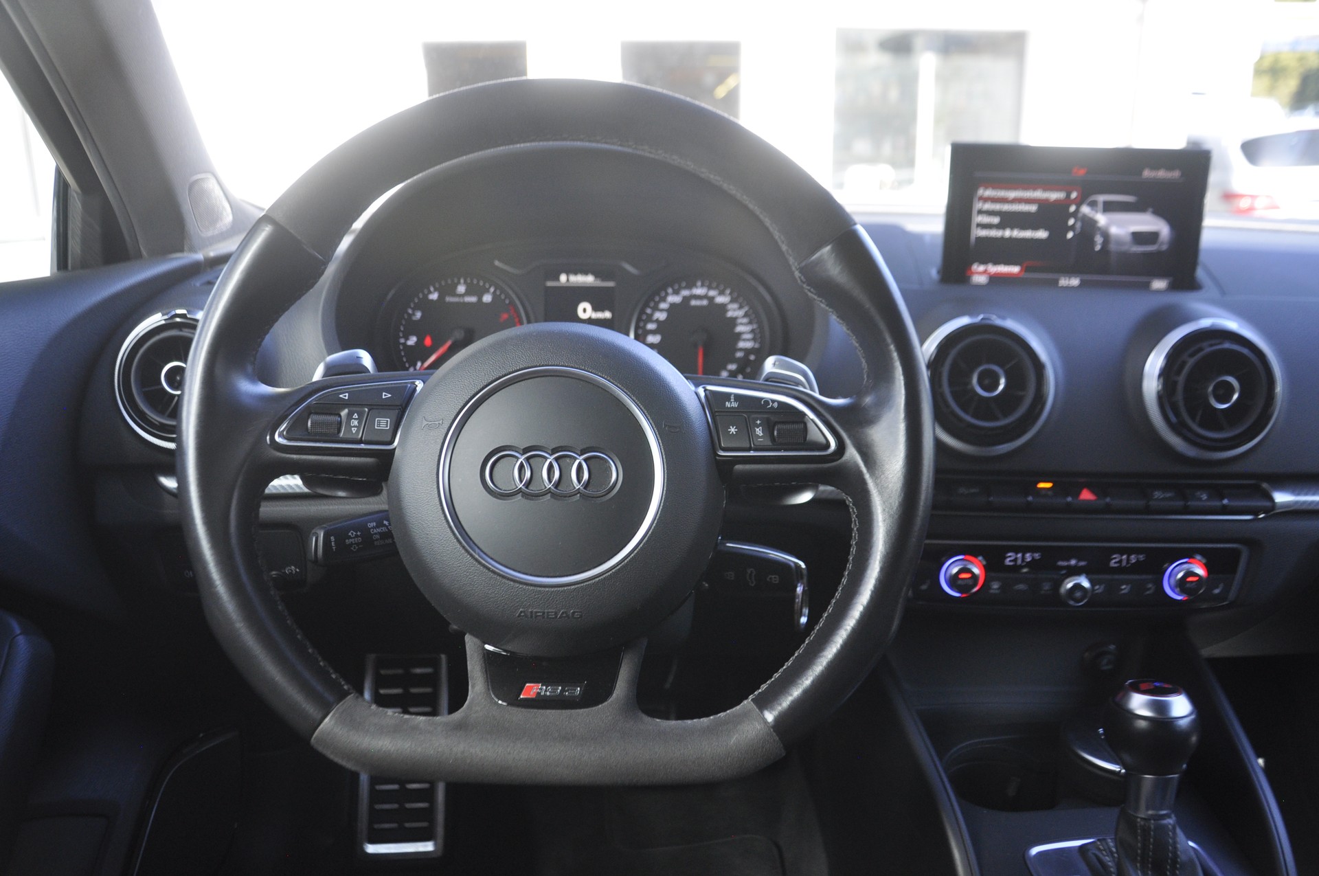 AUDI RS3 2.5 TSI quattro S-tronic I Audi Individual Panther Black Perleffekt-image-8