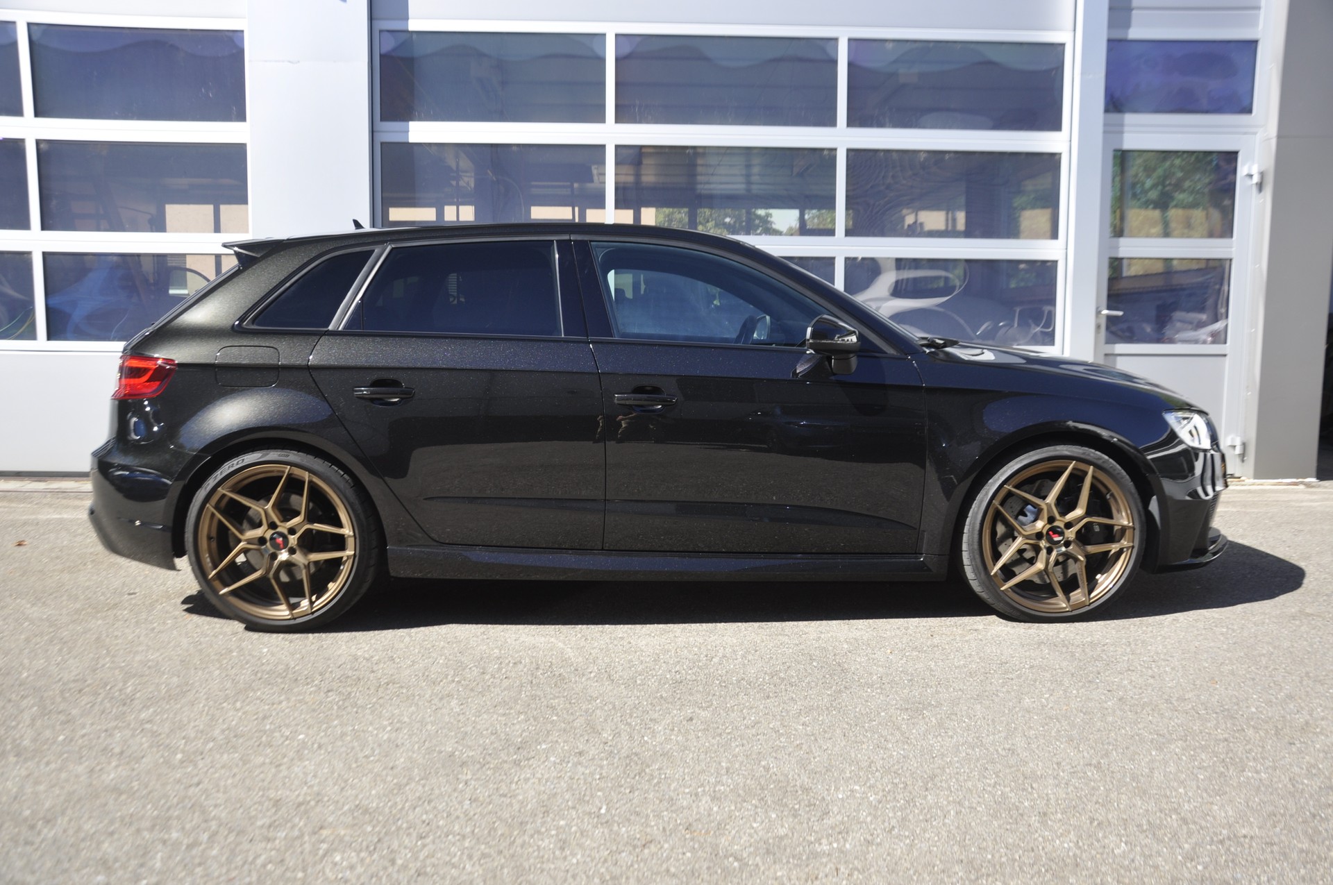 AUDI RS3 2.5 TSI quattro S-tronic I Audi Individual Panther Black Perleffekt-image-1