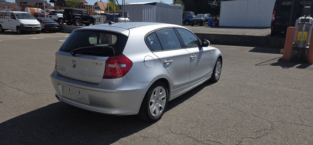 BMW 118d-image-1