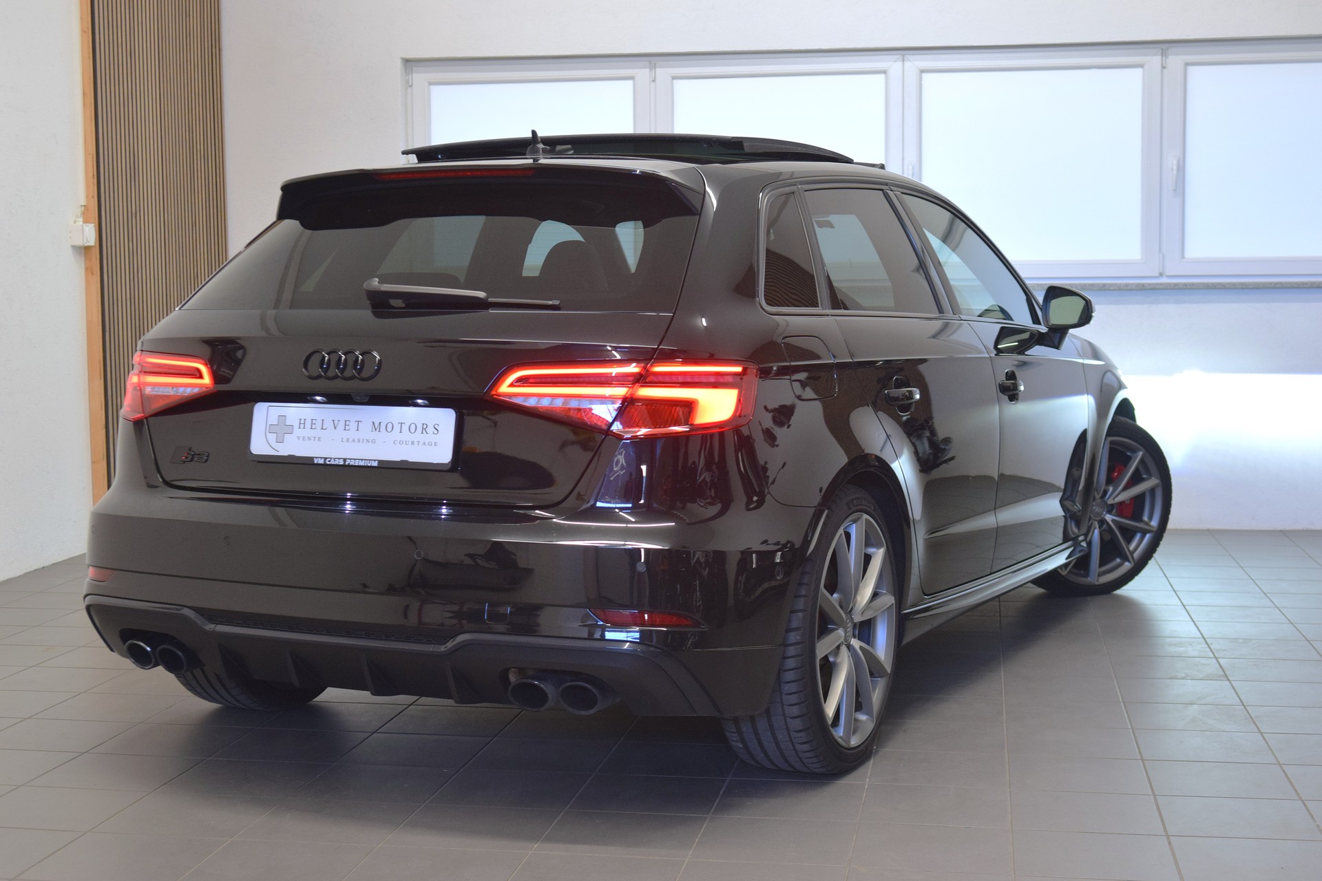 AUDI S3 Sportback 2.0 TFSI quattro S-tronic-image-3