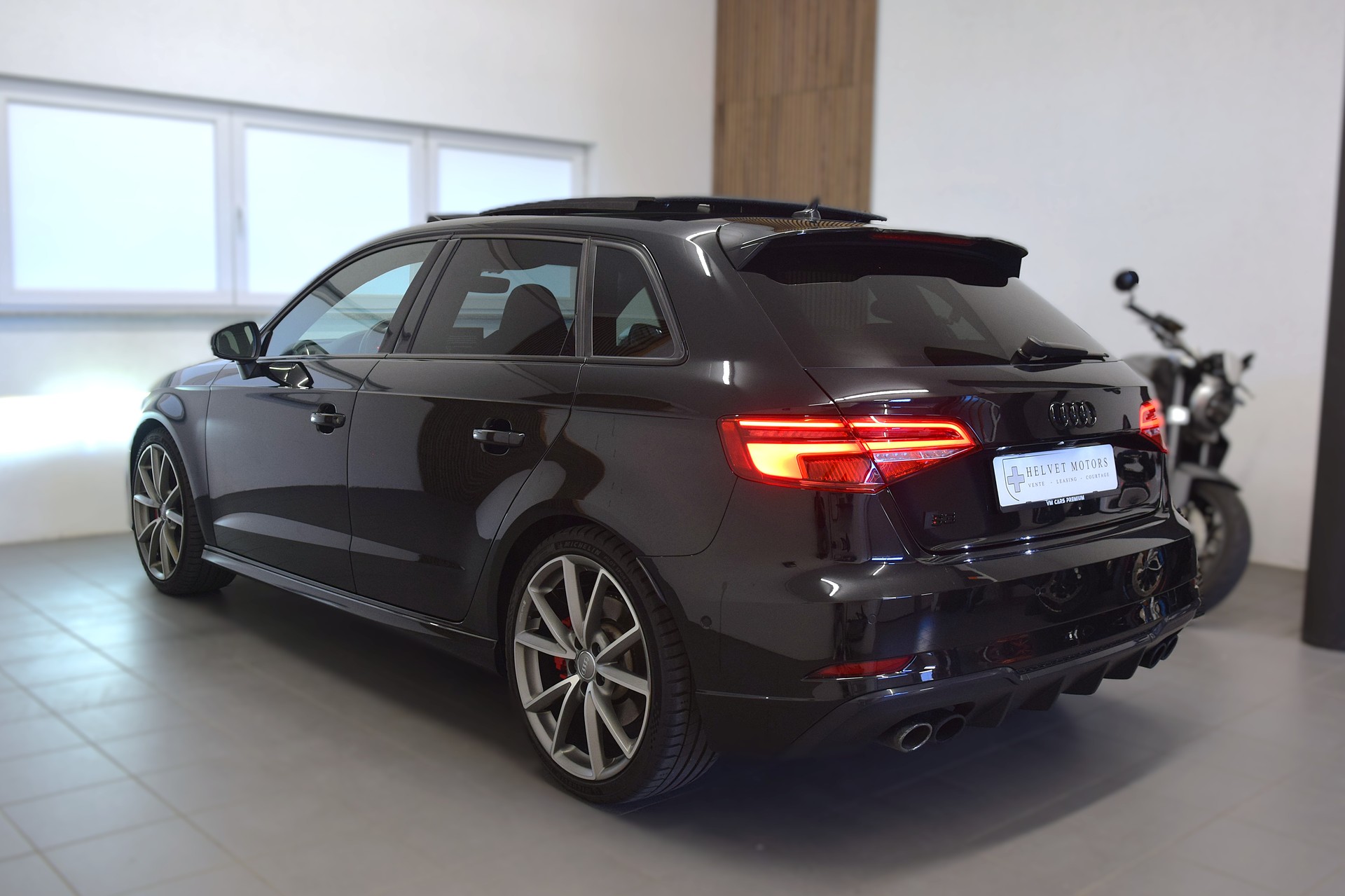AUDI S3 Sportback 2.0 TFSI quattro S-tronic-image-6