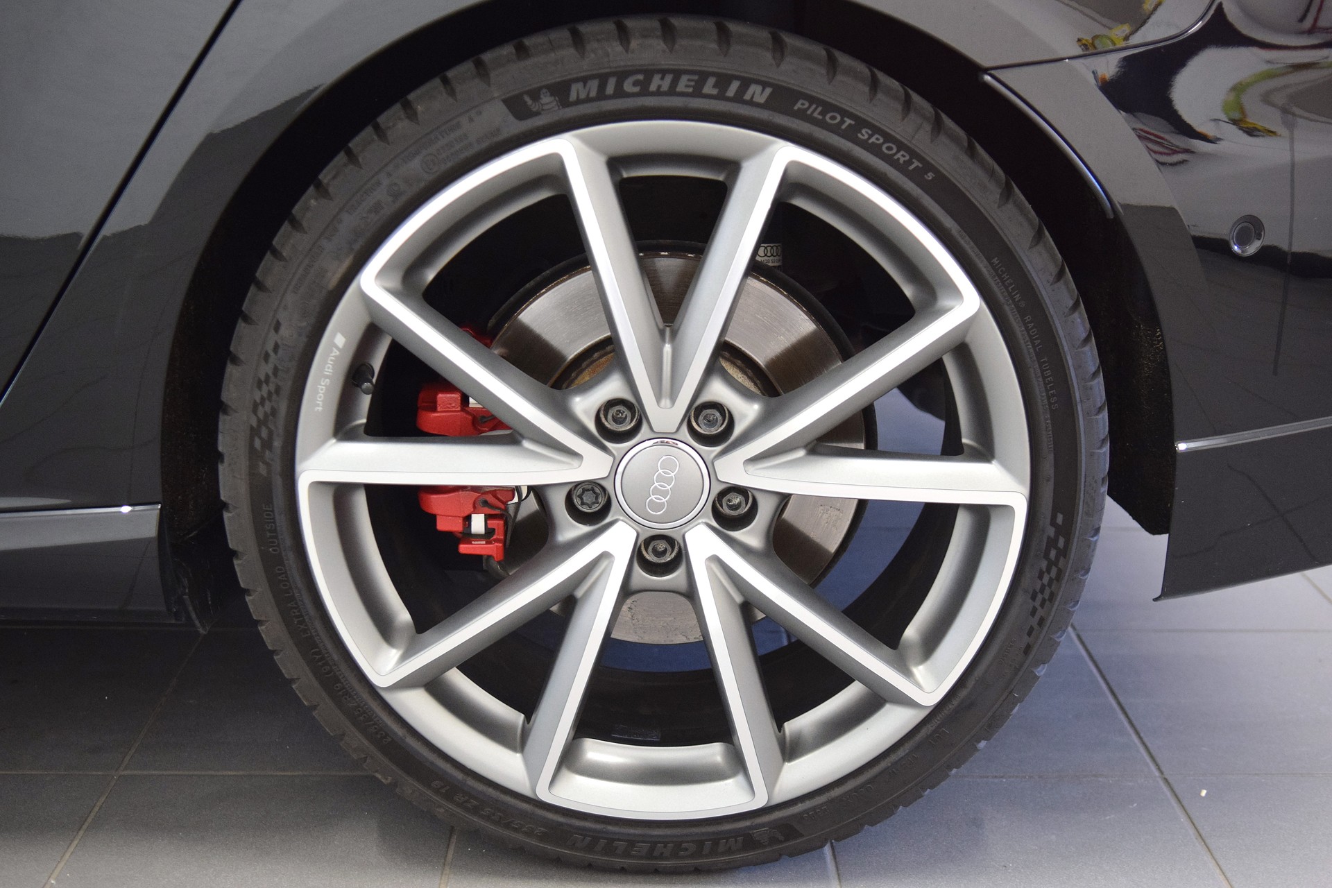 AUDI S3 Sportback 2.0 TFSI quattro S-tronic-image-14