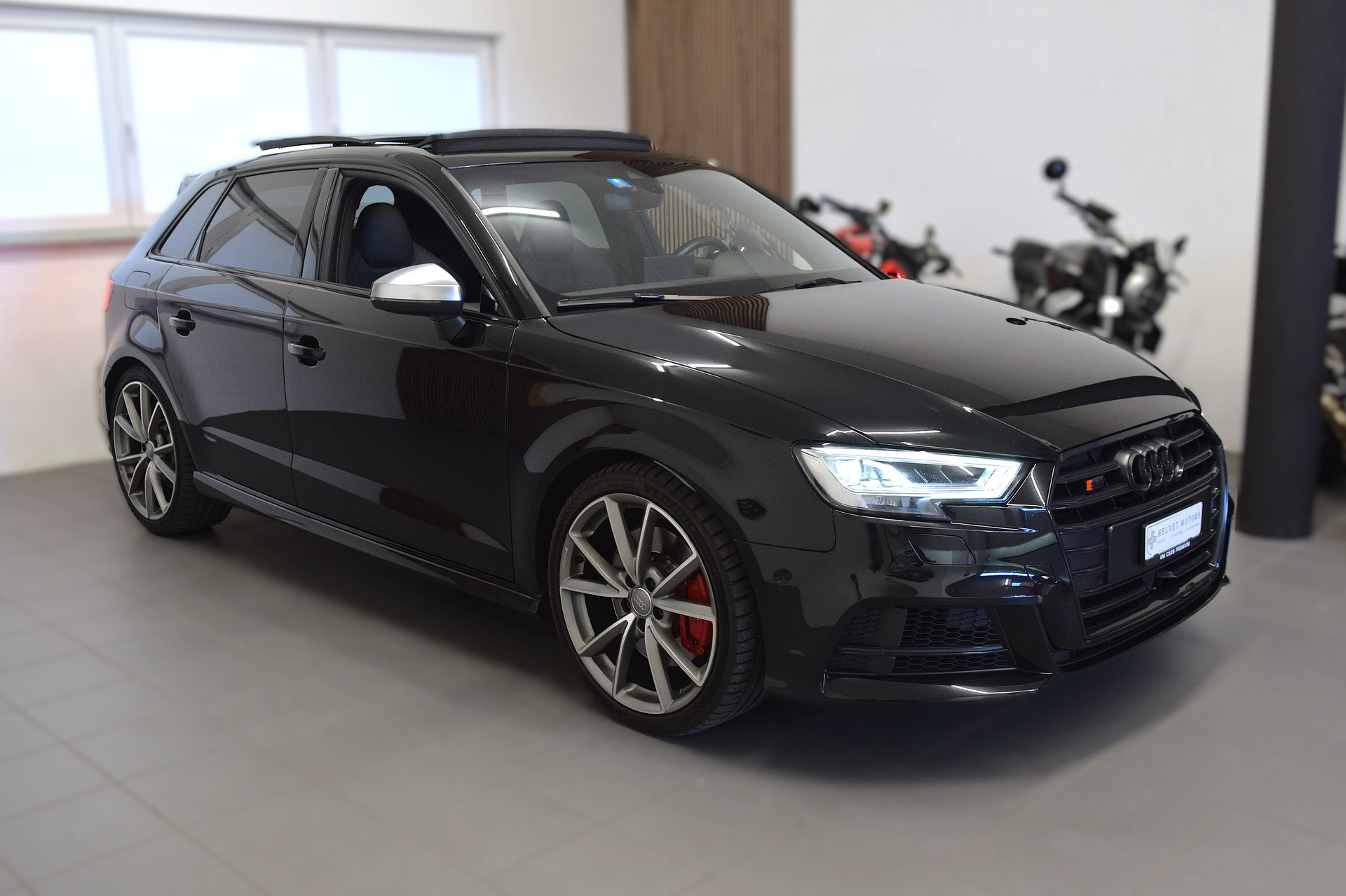AUDI S3 Sportback 2.0 TFSI quattro S-tronic-image-2