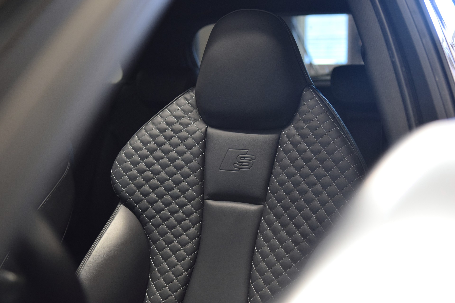 AUDI S3 Sportback 2.0 TFSI quattro S-tronic-image-7