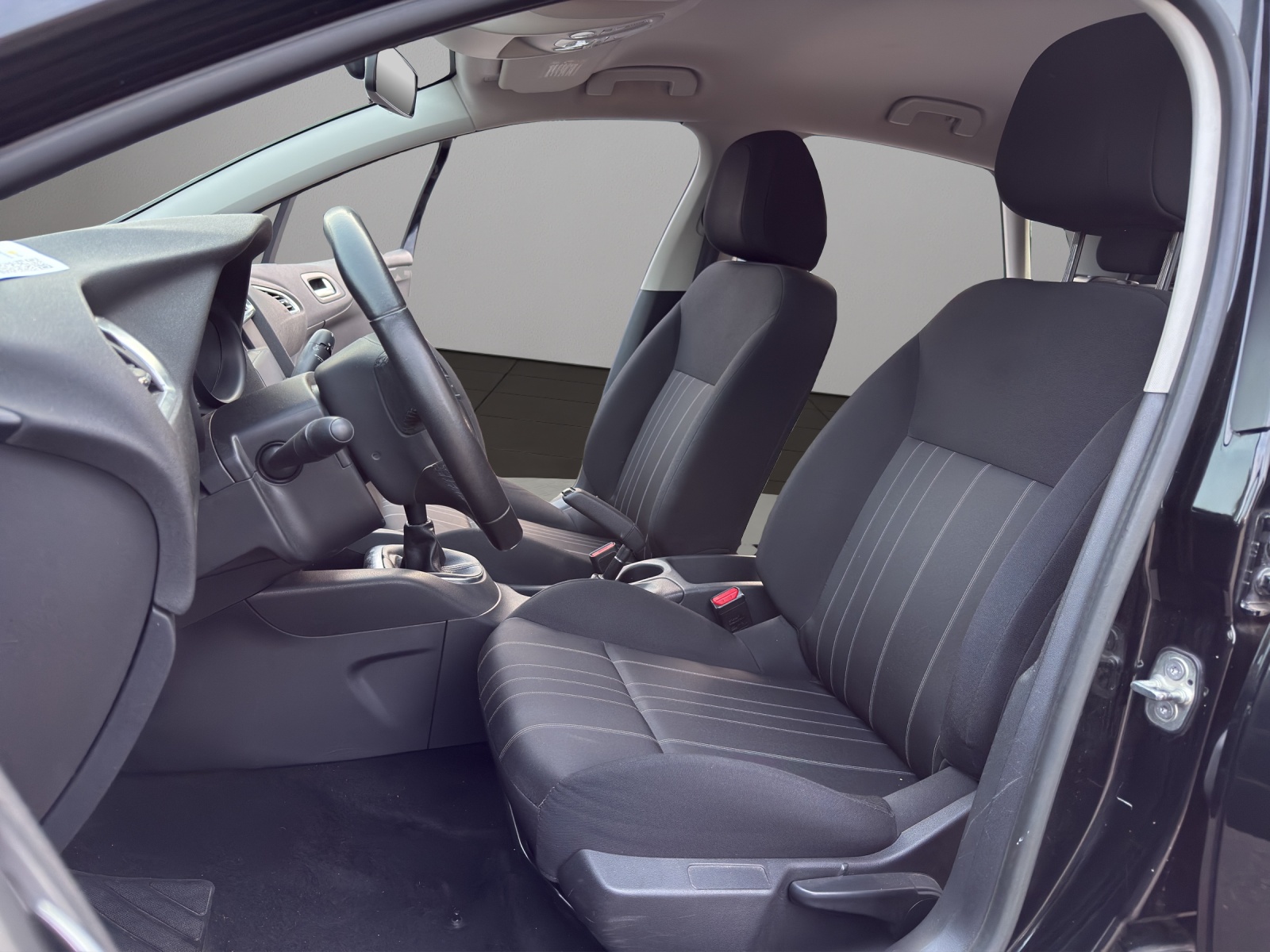 CITROEN C4 Berline 1.4 VTi Attraction-image-8