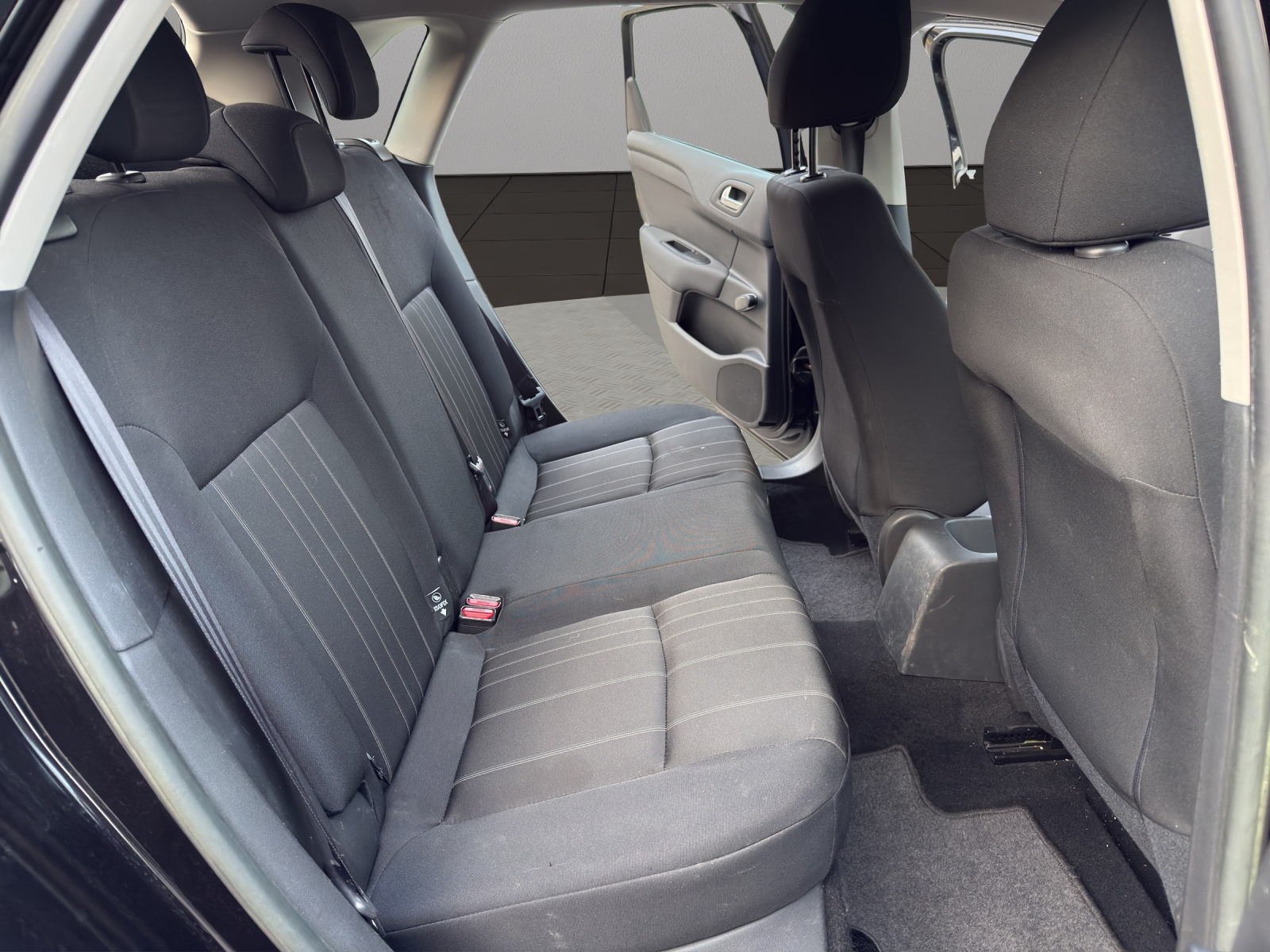 CITROEN C4 Berline 1.4 VTi Attraction-image-17