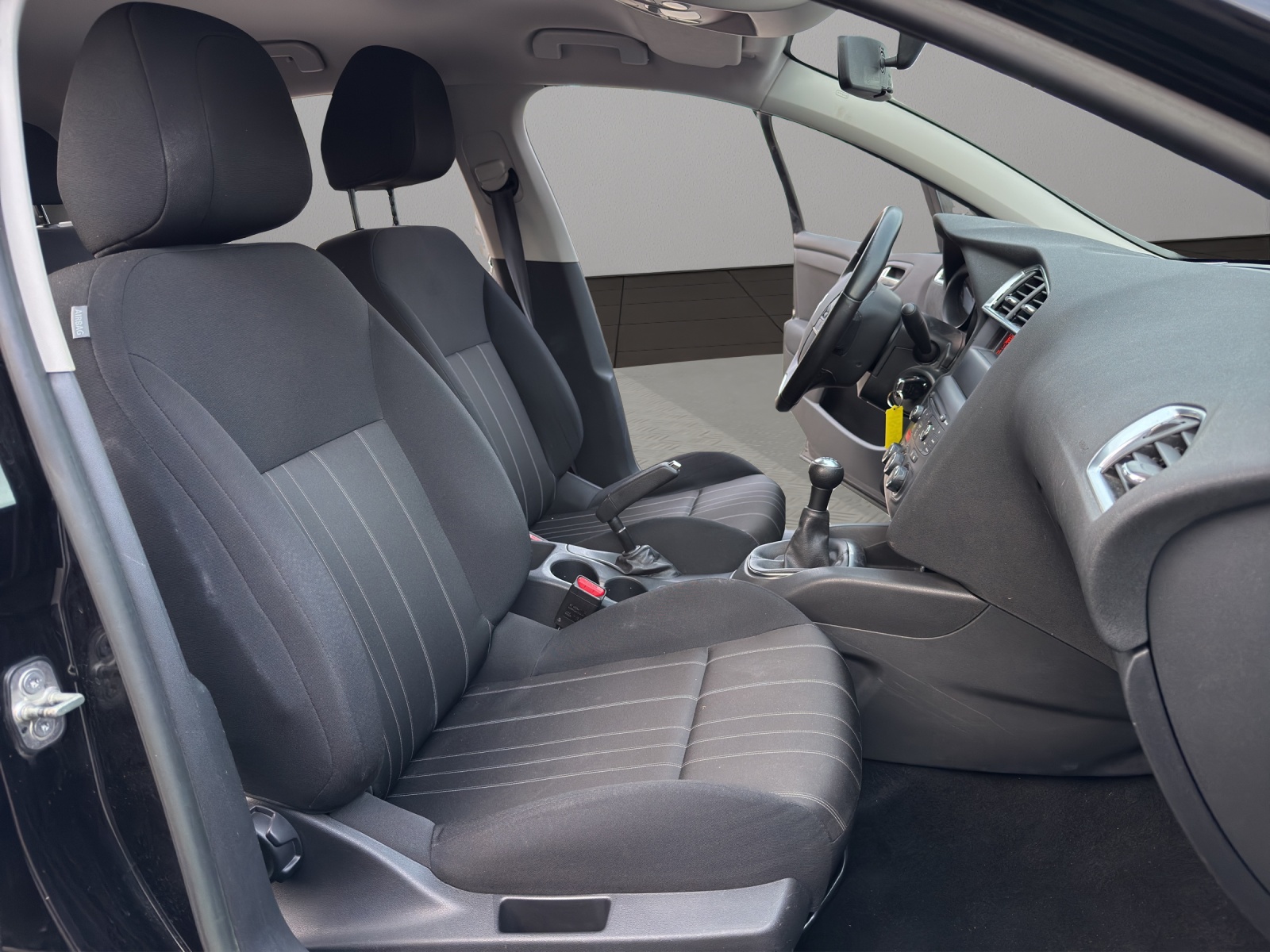 CITROEN C4 Berline 1.4 VTi Attraction-image-16