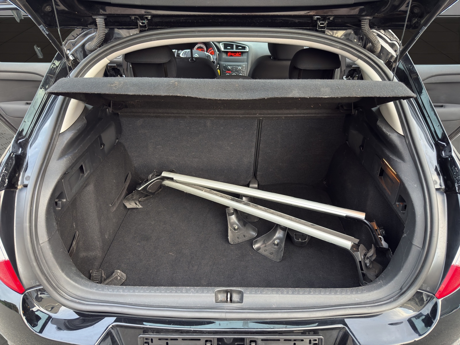CITROEN C4 Berline 1.4 VTi Attraction-image-18