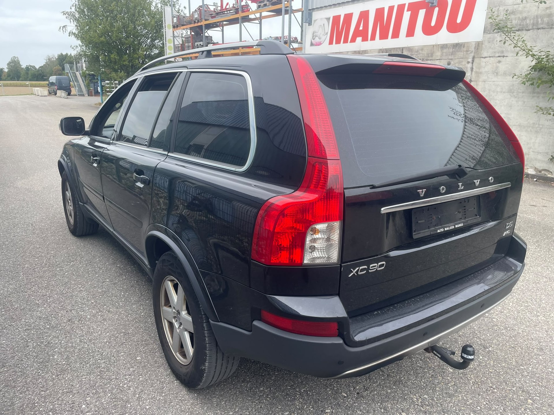 VOLVO XC90 D5 AWD Momentum Geartronic-image-4