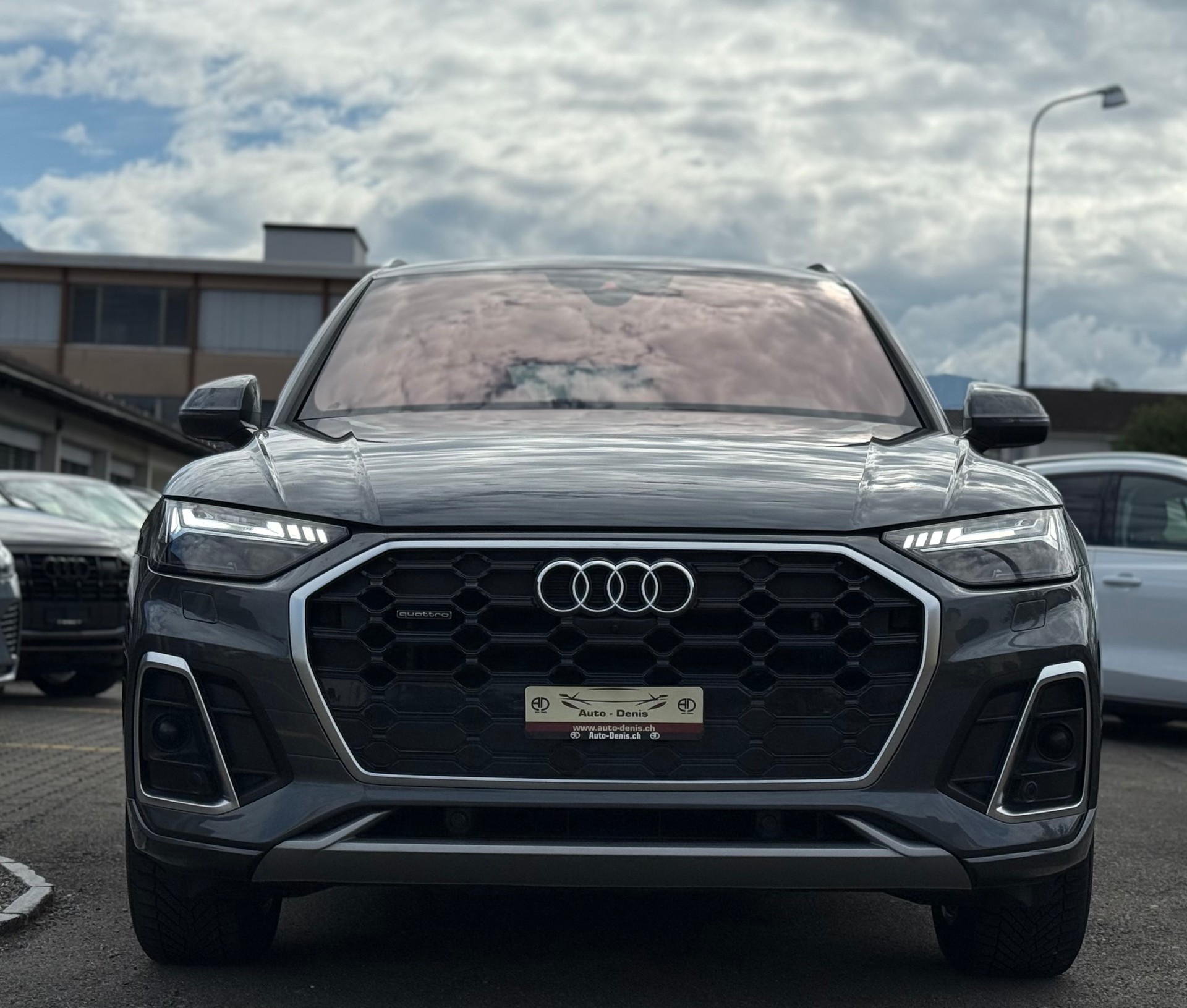AUDI Q5 2.0 40 TDI S Line quattro S-Tronic-showroom-element-2