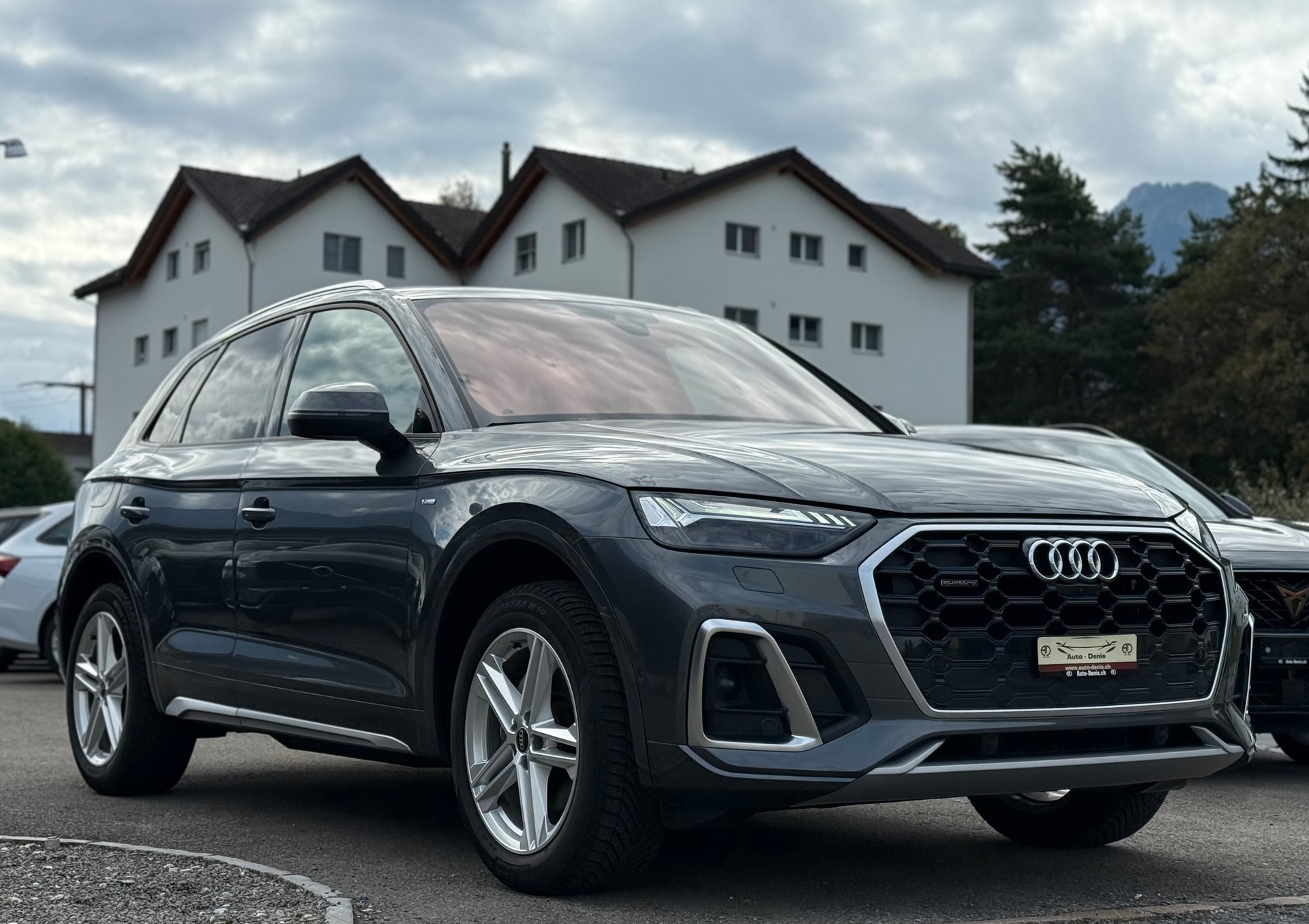 AUDI Q5 2.0 40 TDI S Line quattro S-Tronic-showroom-element-3