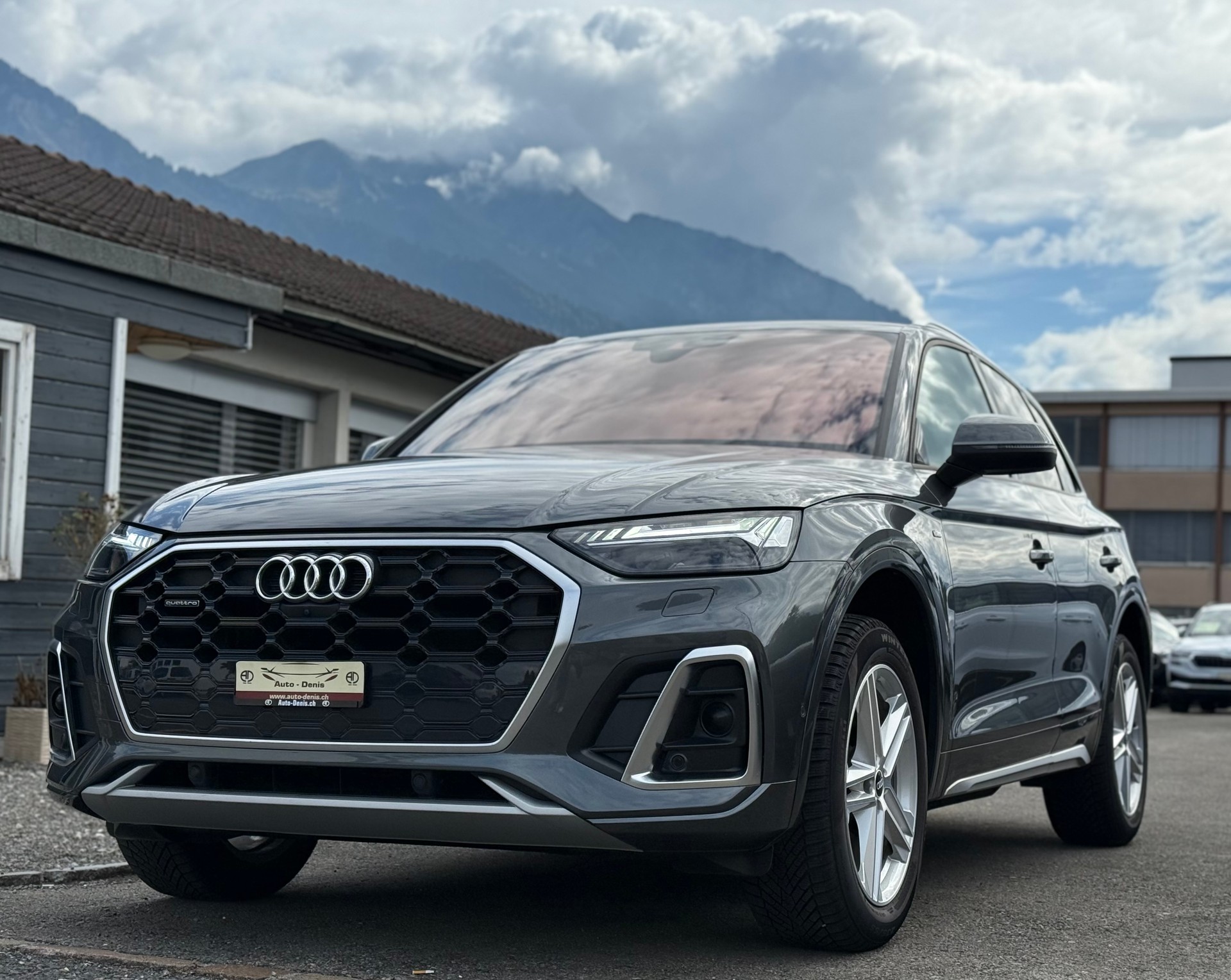 AUDI Q5 2.0 40 TDI S Line quattro S-Tronic-showroom-element-1