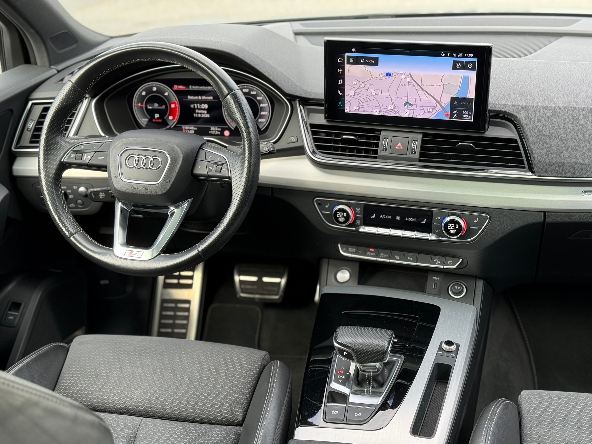 AUDI Q5 2.0 40 TDI S Line quattro S-Tronic-image-19