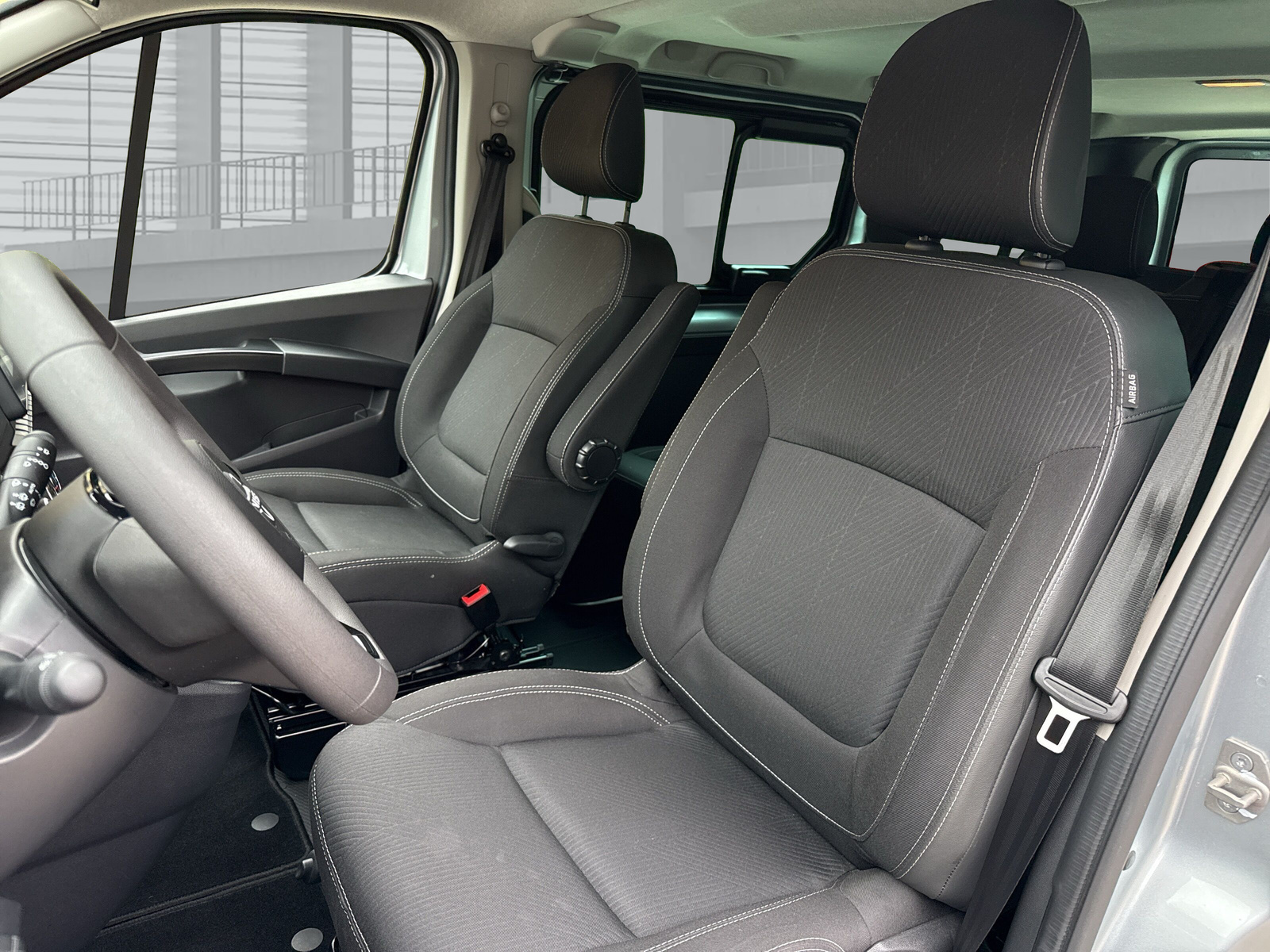 NISSAN Primastar dCi 170 3.0 L2H1 9 Pl. Tekna DCT-image-11