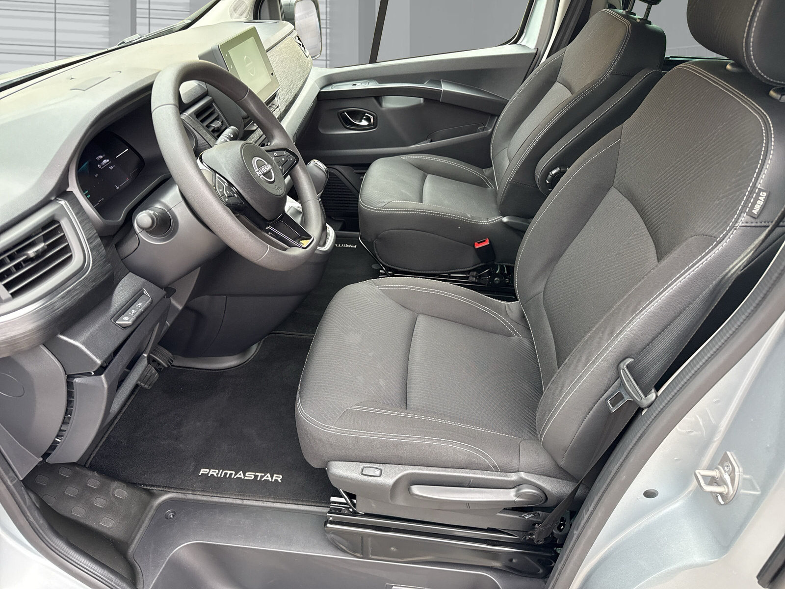 NISSAN Primastar dCi 170 3.0 L2H1 9 Pl. Tekna DCT-image-9