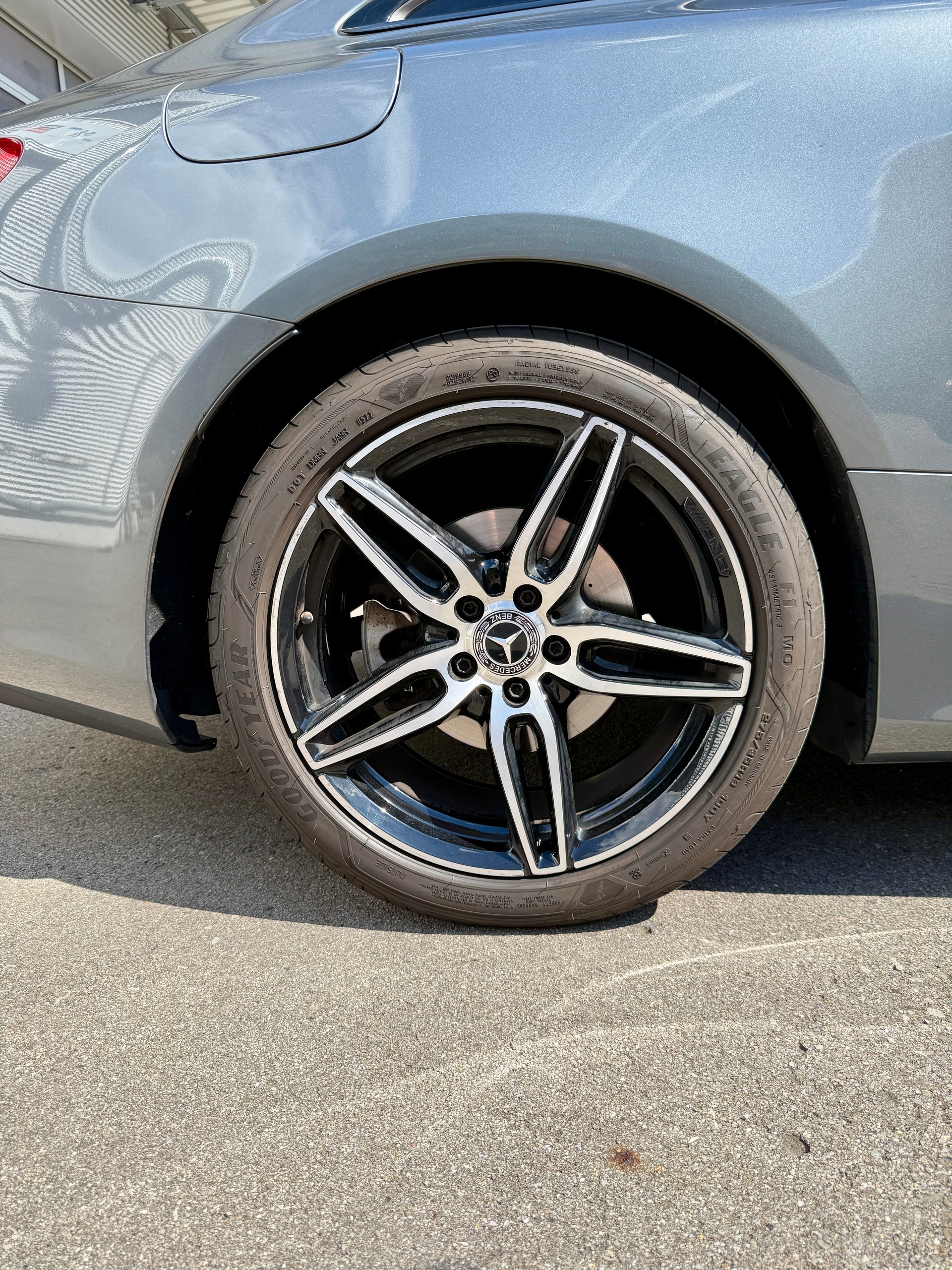 MERCEDES-BENZ E 200 AMG Line 4matic-image-8