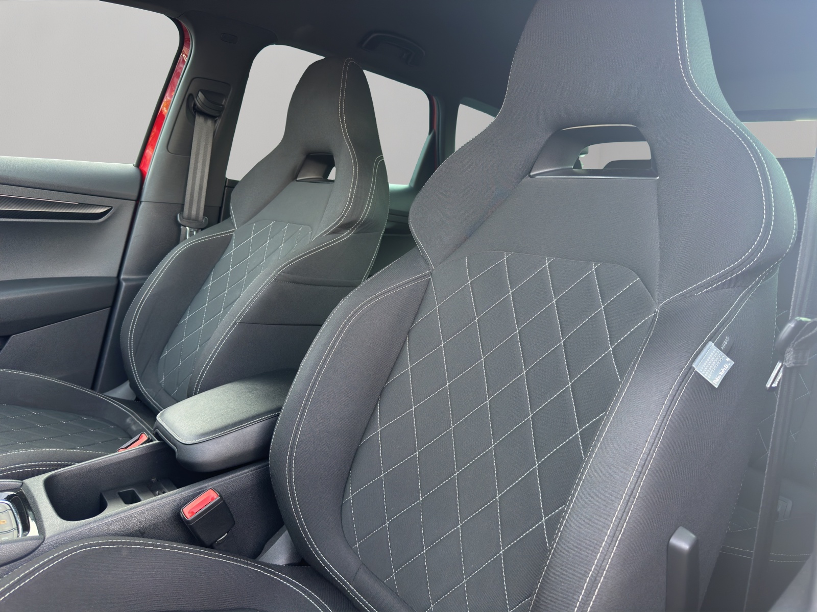 SKODA Karoq 2.0 TSI SportLine 4x4 DSG-image-13
