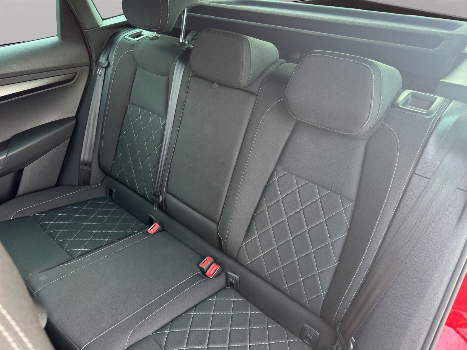 SKODA Karoq 2.0 TSI SportLine 4x4 DSG-image-14