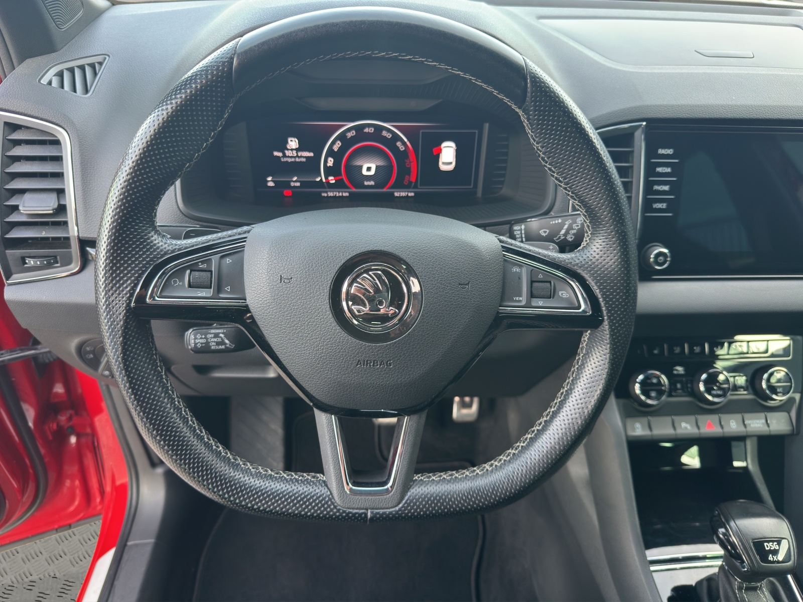 SKODA Karoq 2.0 TSI SportLine 4x4 DSG-image-10
