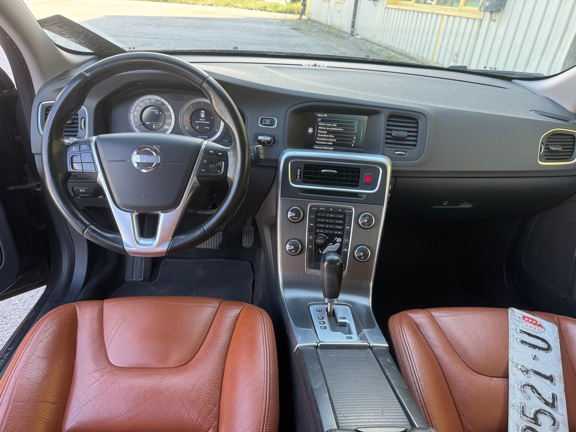 VOLVO V60 D5 AWD R-Design Geartronic-image-8