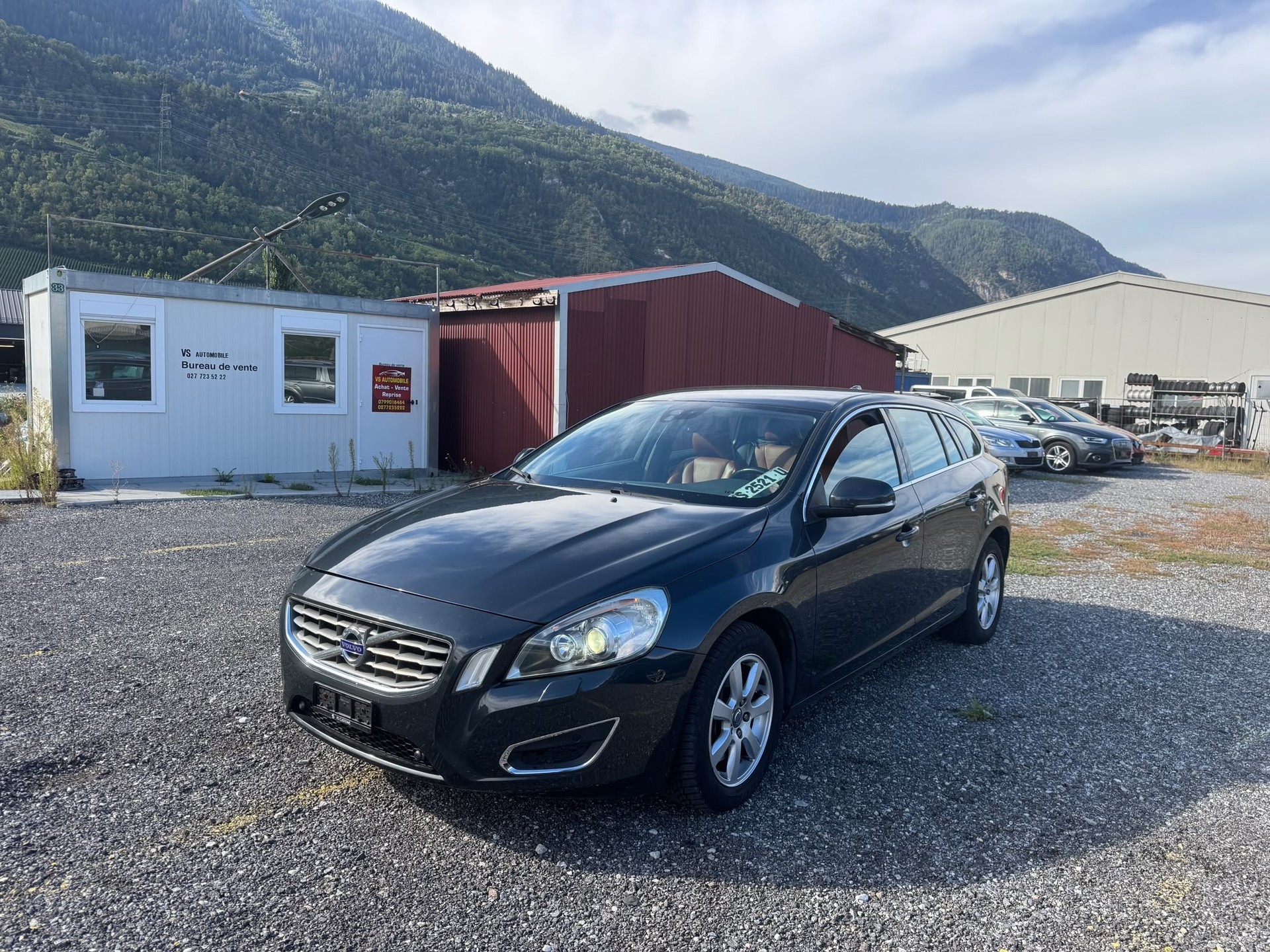 VOLVO V60 D5 AWD R-Design Geartronic-image-0